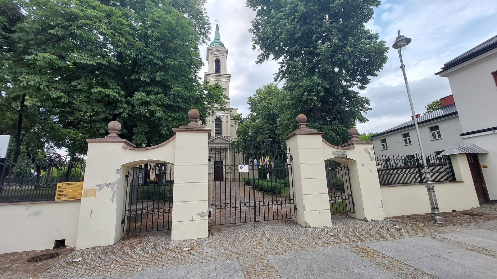 Dworek, Kielce