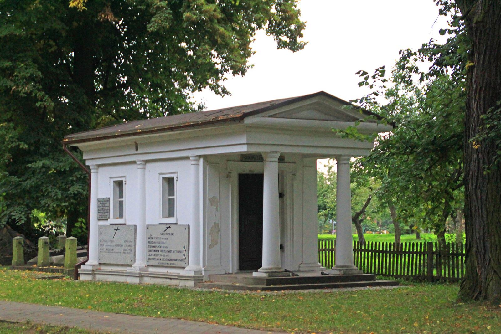 Kostnica, Błociszewo