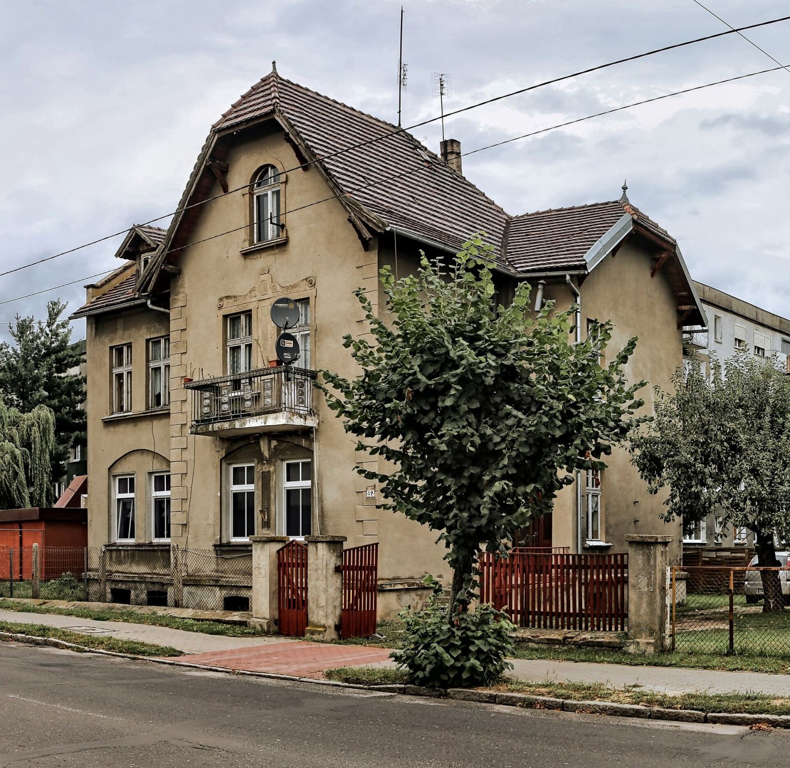 Dom, Wschowa