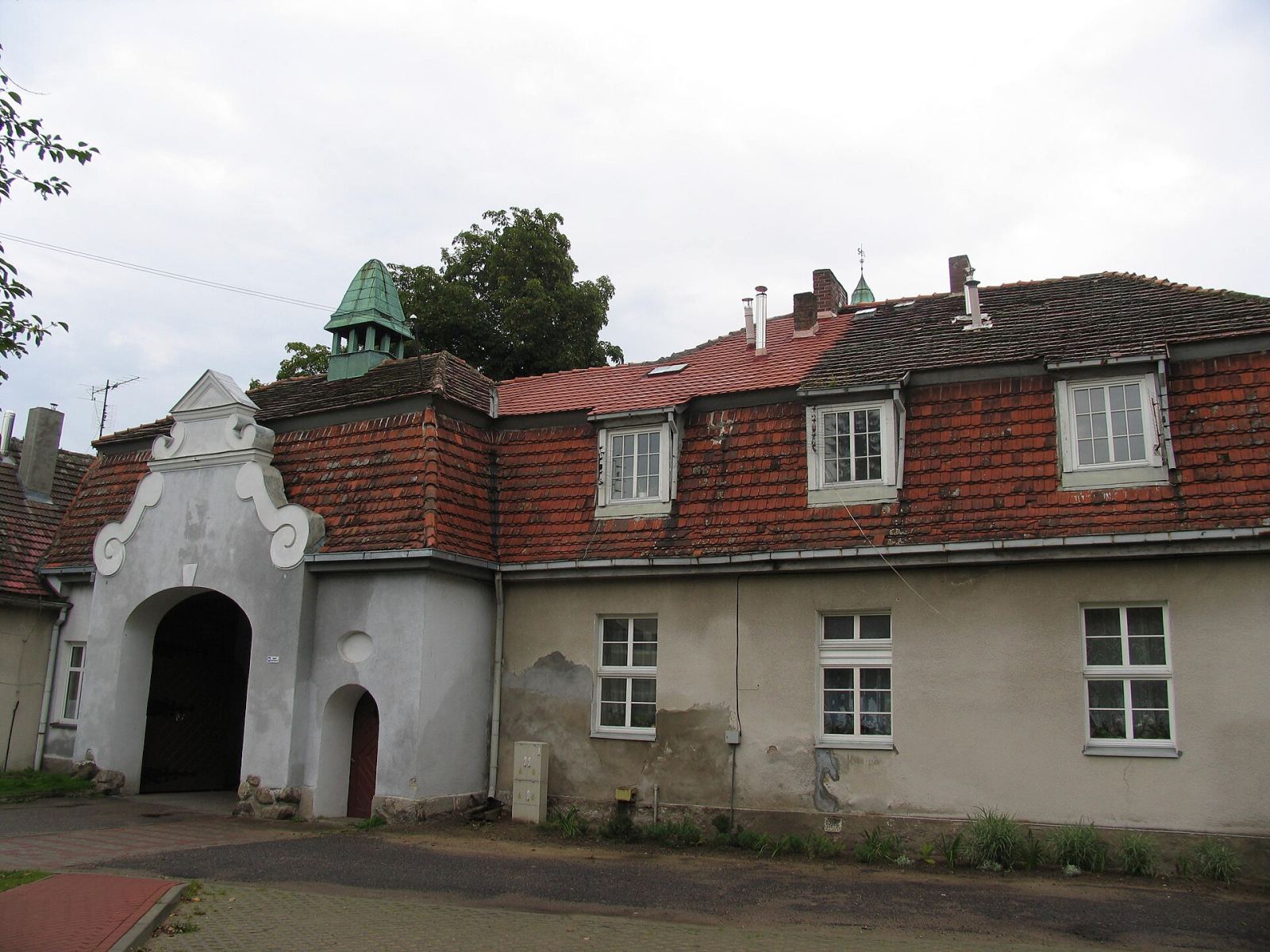Oficyna południowa, Płoty