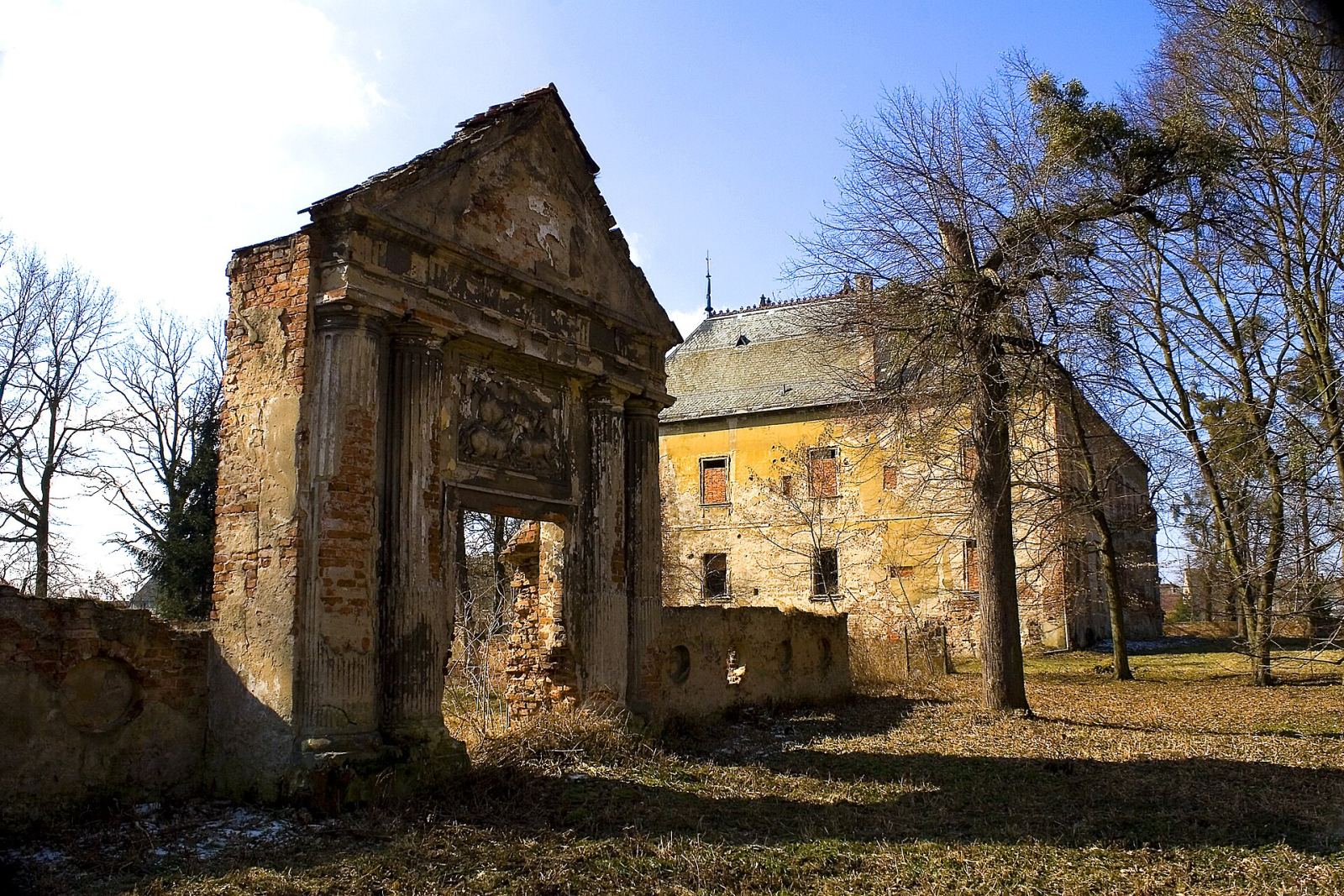 Zespół pałacowo-folwarczny, Osiek Grodkowski