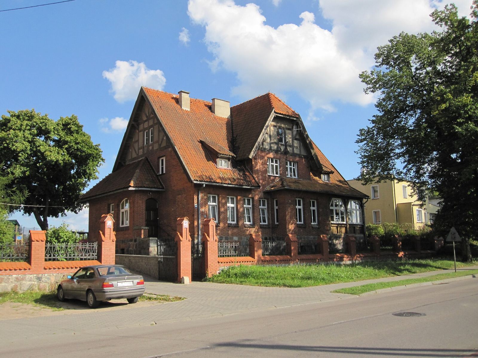 Dom pracowników, Pasym