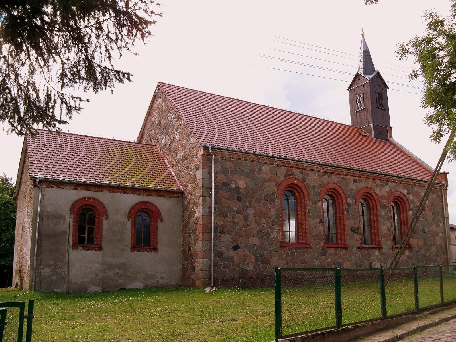 Kościół filialny pw. Matki Boskiej Częstochowskiej, Głodowa