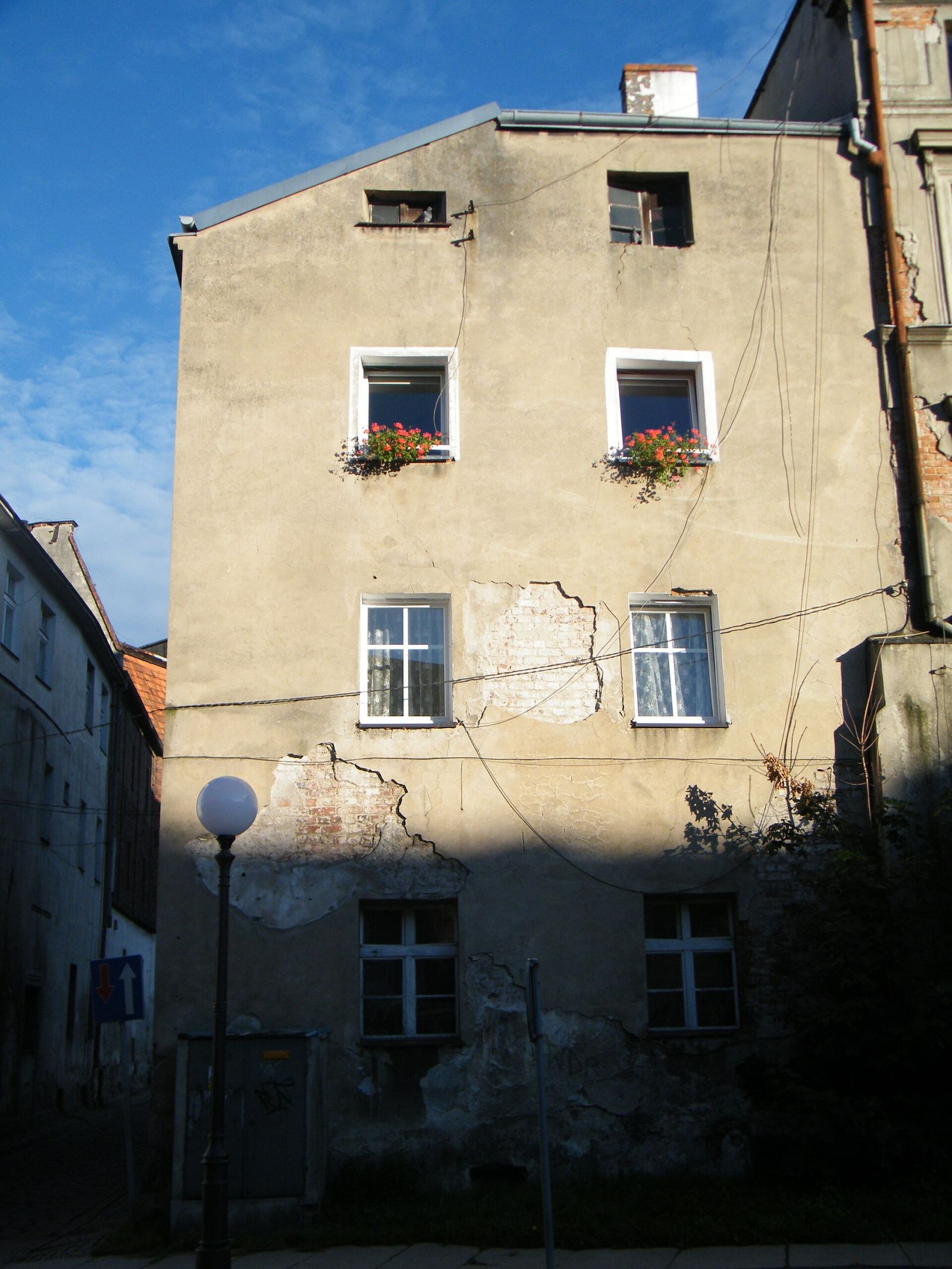 Dom, Brzeg