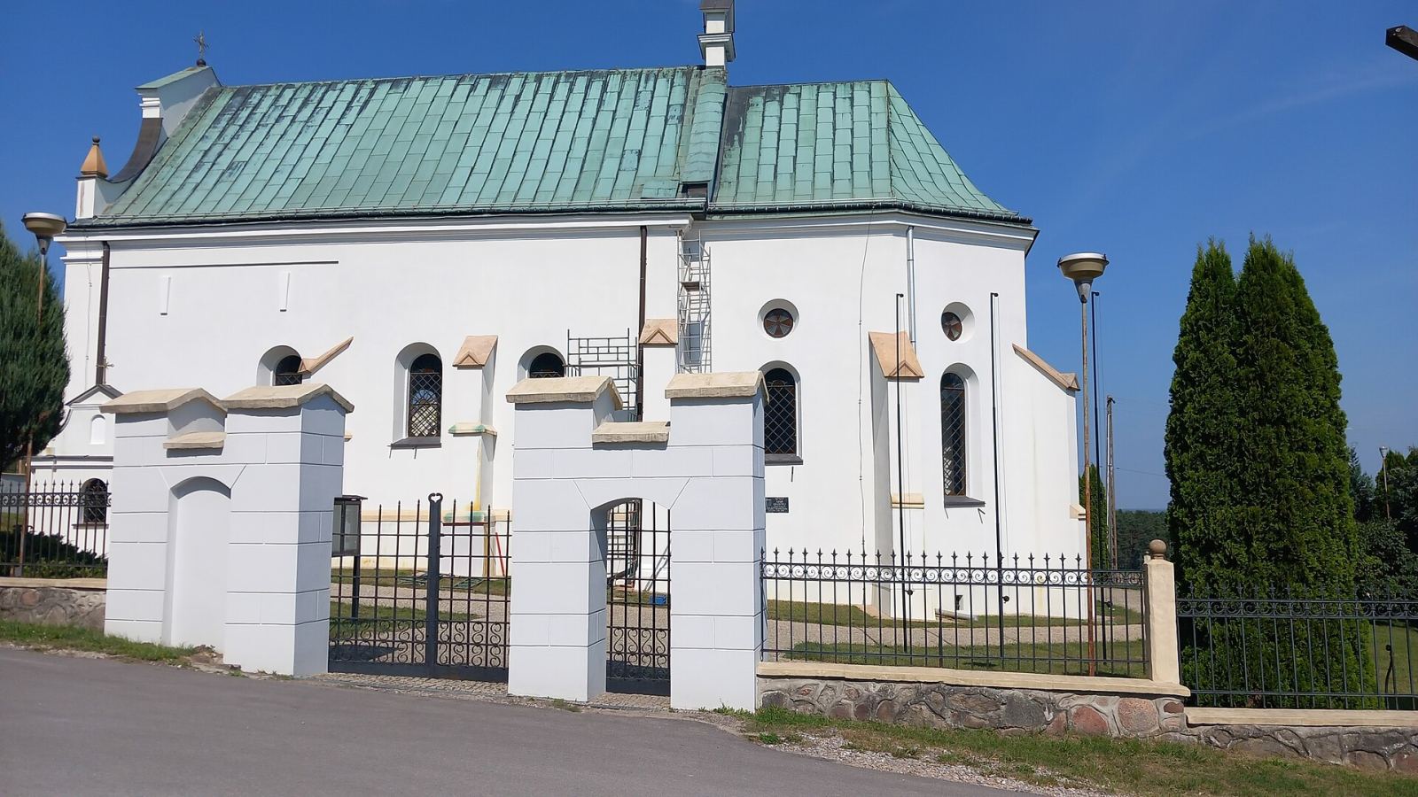 Kościół parafialny pw. Świętej Trójcy, Bąkowa Góra