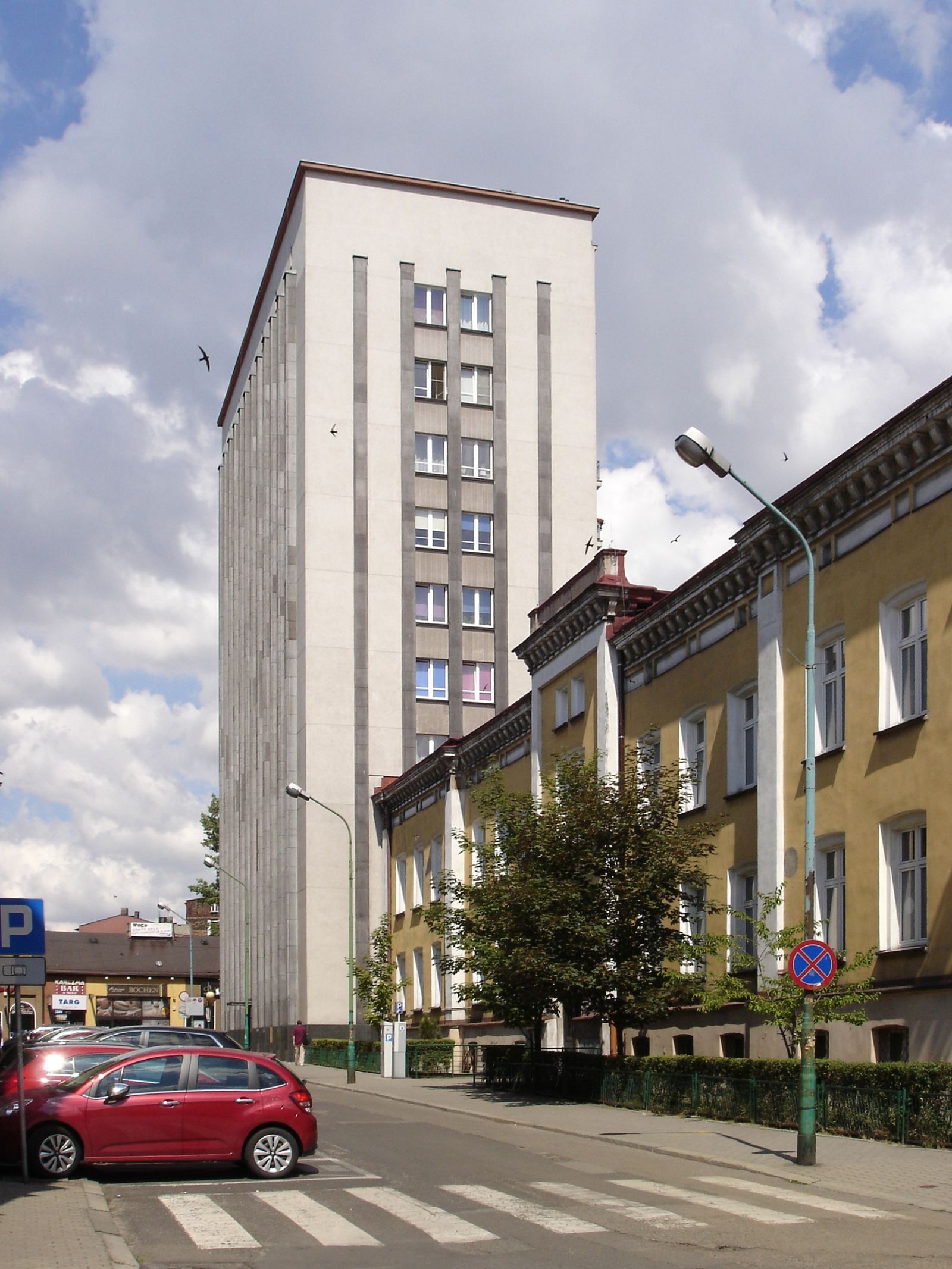 Budynek Komunalnej Kasy Oszczędności, ob. Bank Polski, Chorzów