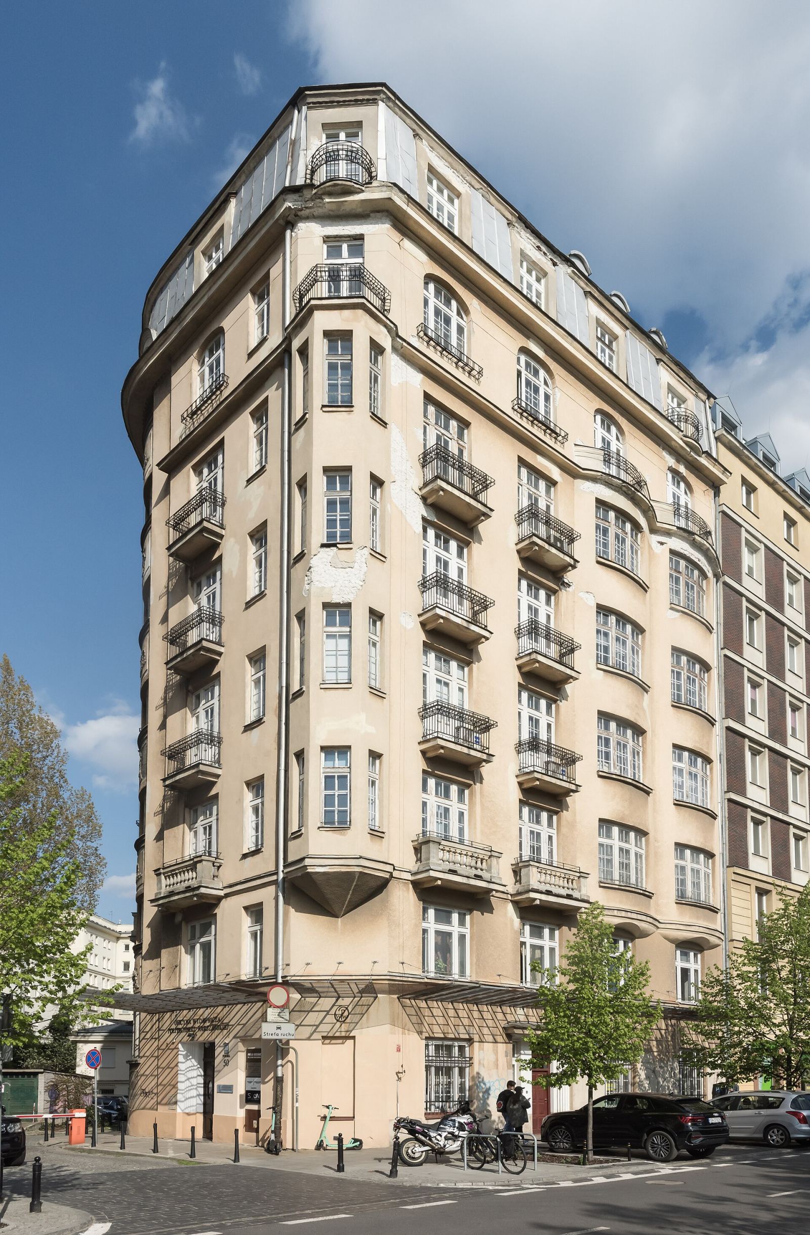 D. Dom Akademicki Bratniej Pomocy, Warszawa