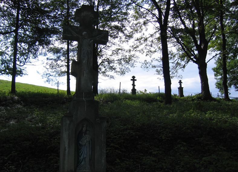 Cmentarz przycerkiewny, Ropki