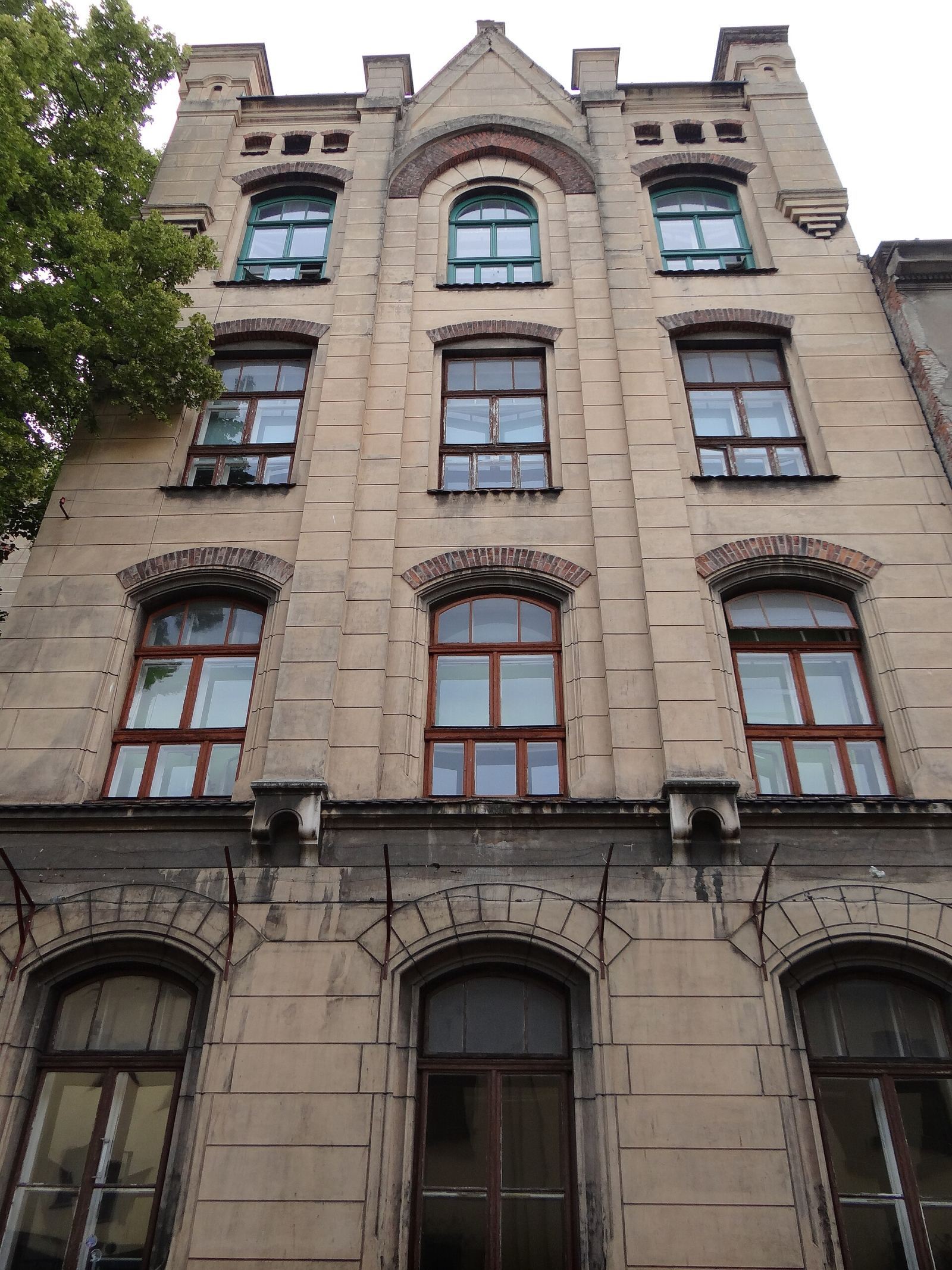 Wyższa Szkoła Wydziałowa, ob. zespół szkół, Kraków