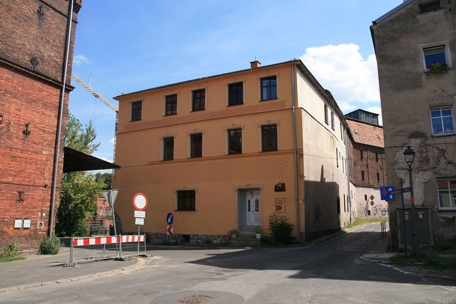 Budynek administracyjny, Brzeg