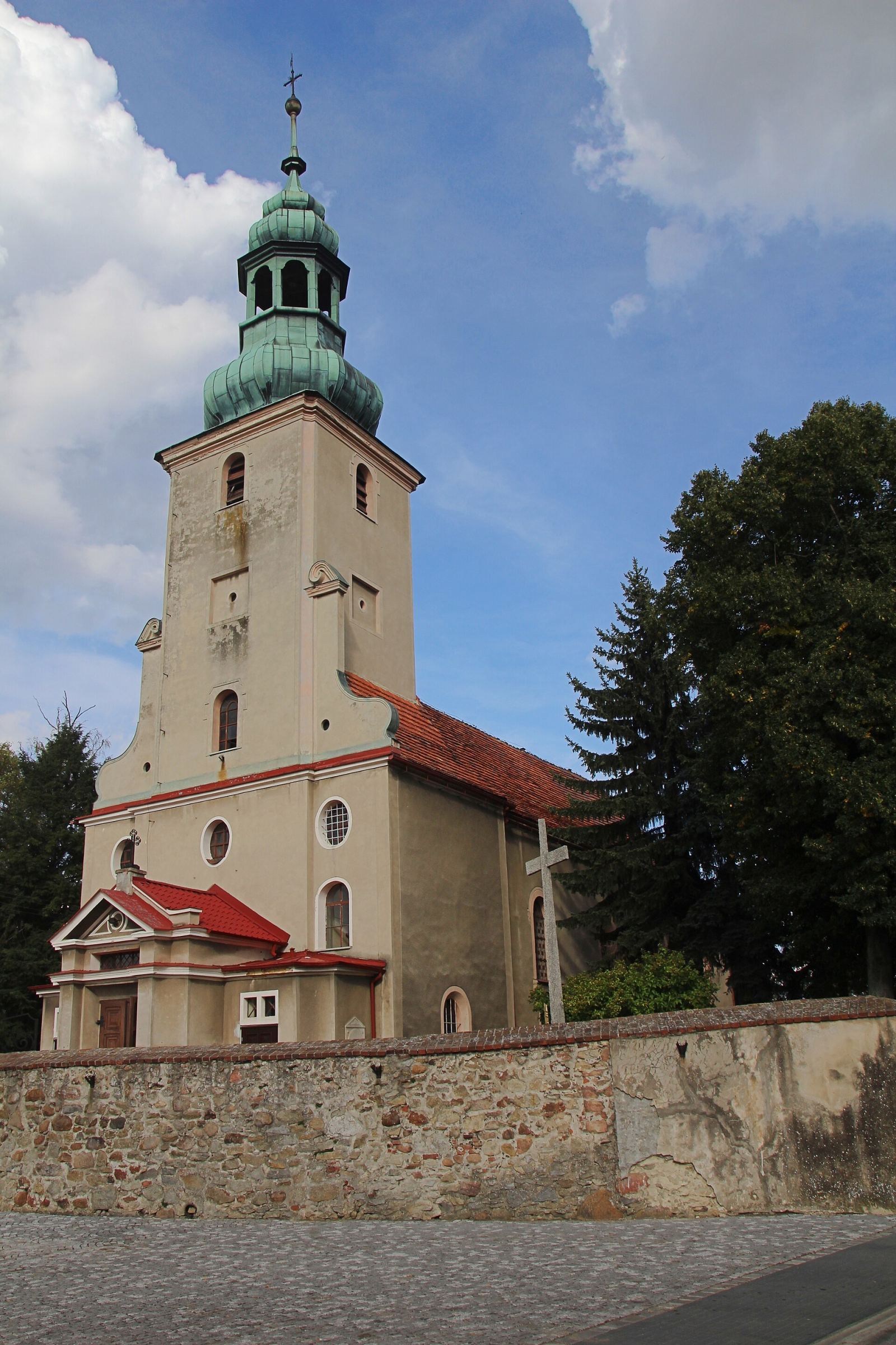 Kościół parafialny pw. św. Marii Magdaleny, Karłowice Wielkie