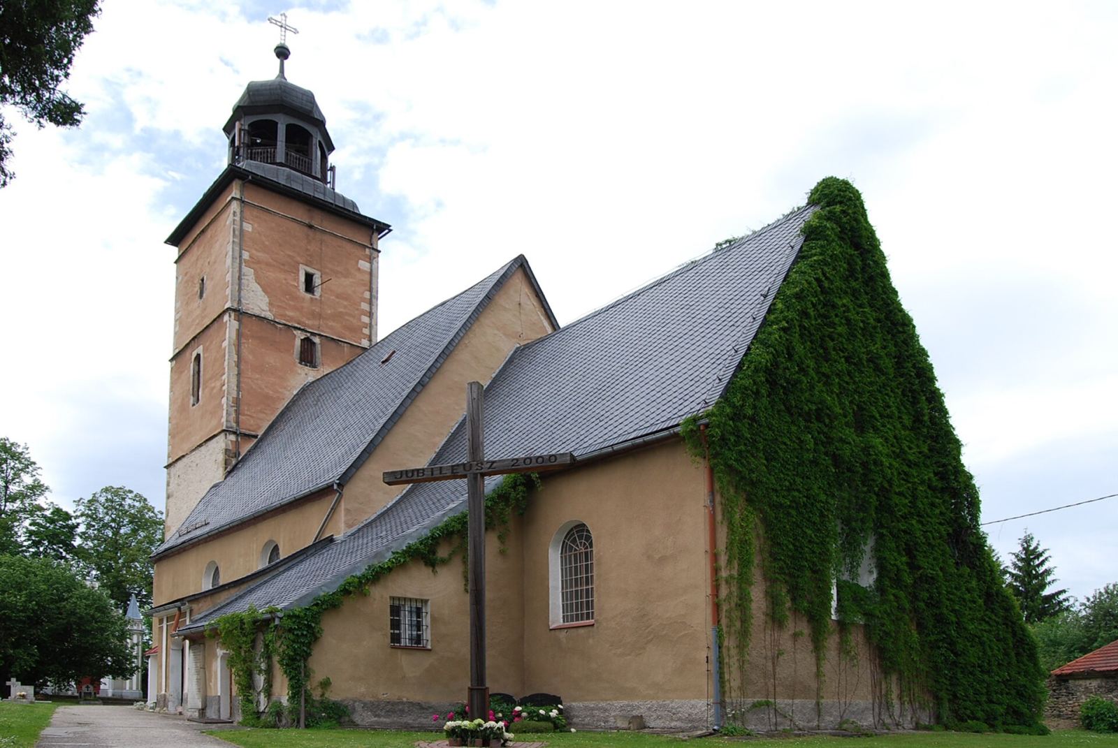 Kościół parafialny pw. Niepokalanego Poczęcia Najświętszej Marii Panny, Łomnica