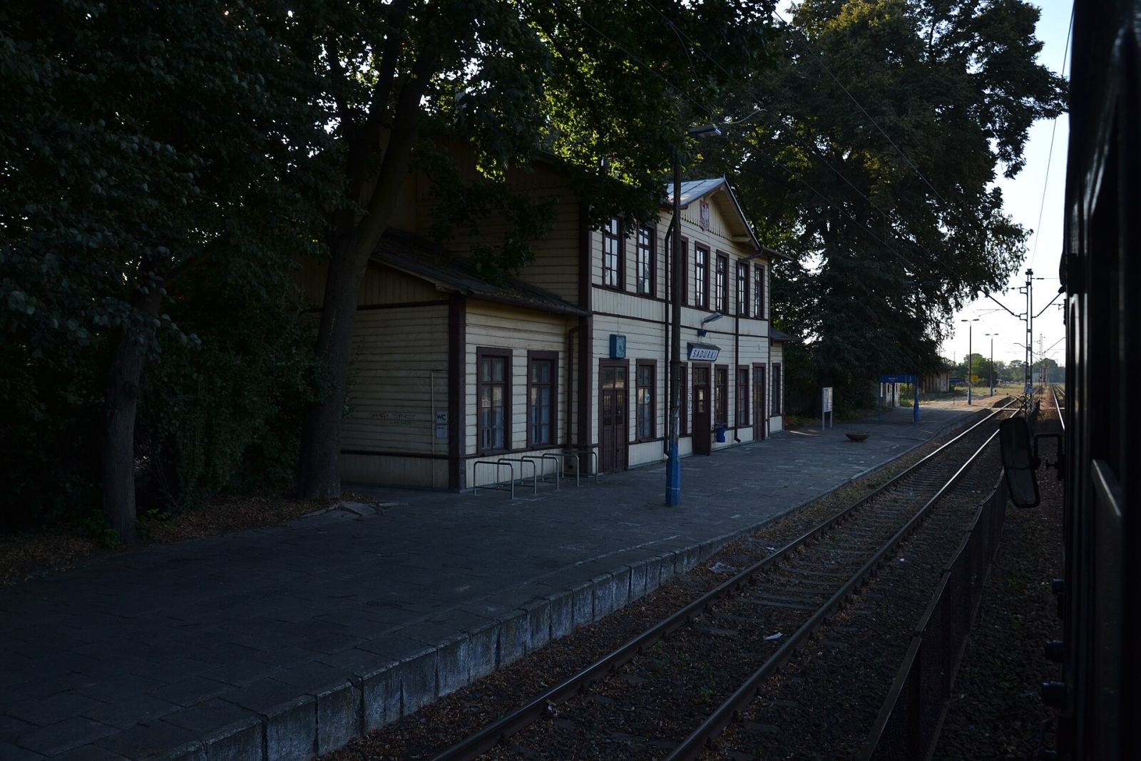 Zespół stacji kolejowej, Sadurki