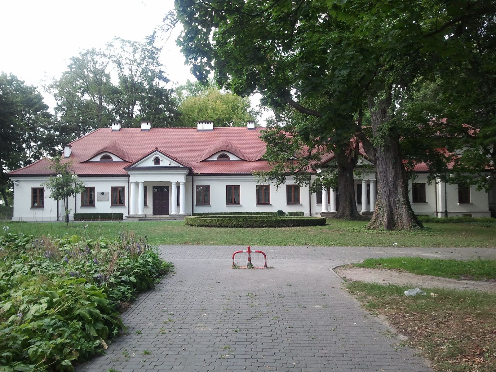 Zespół dworski, Miętne
