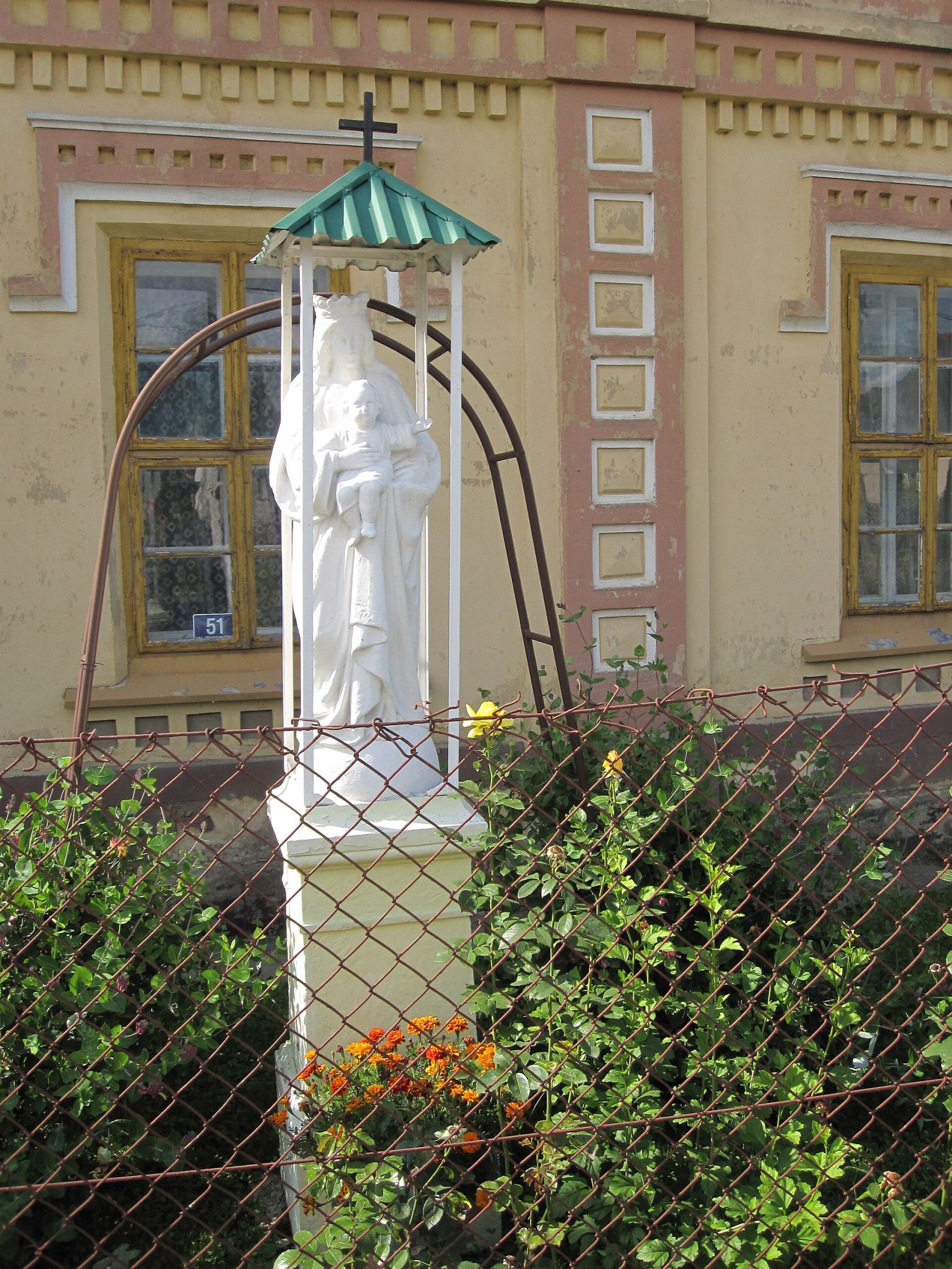 Kapliczka Matki Boskiej, Besko