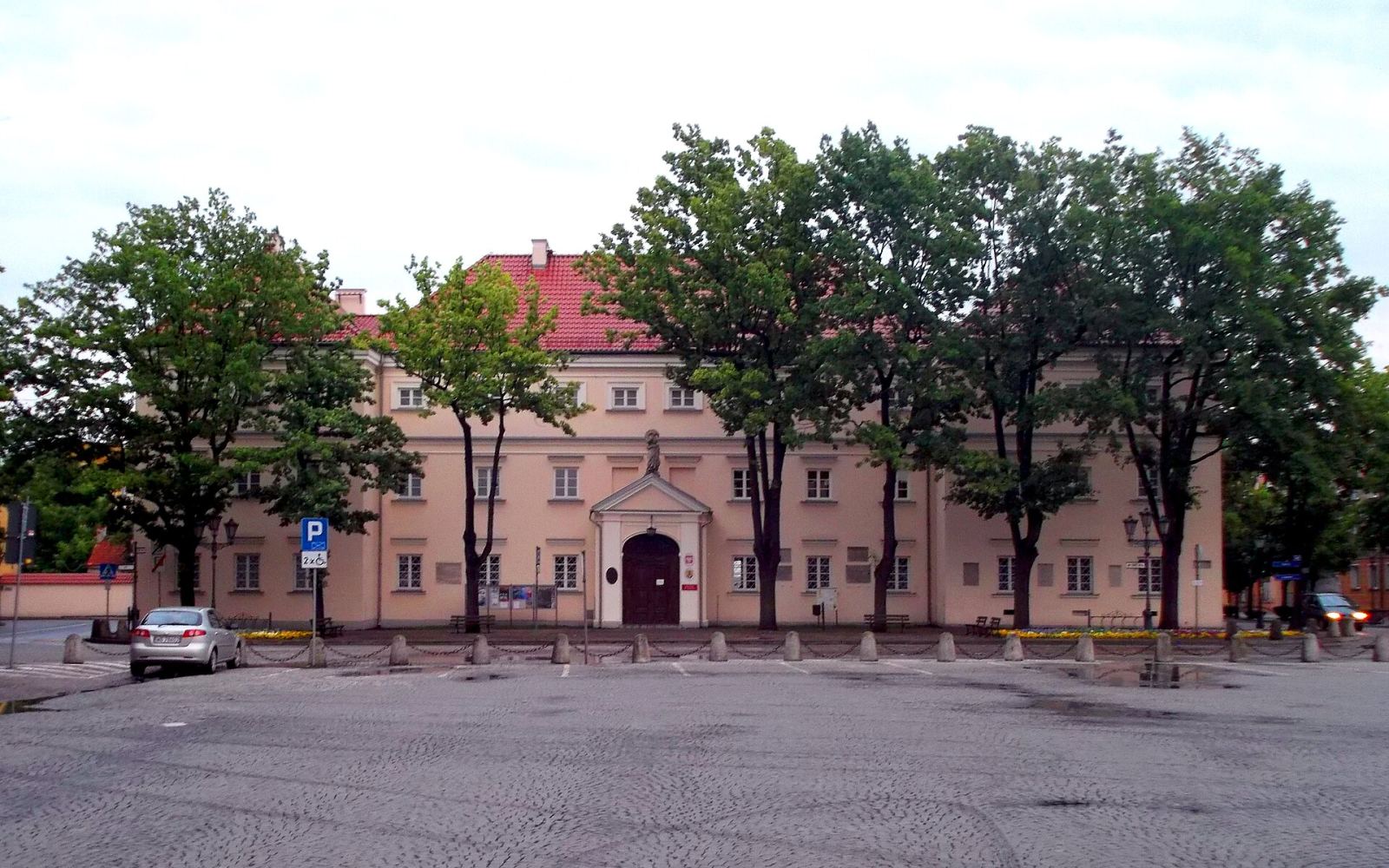 Klasztor misjonarzy z kaplicą św. Karola Boromeusza, ob. muzeum, Łowicz