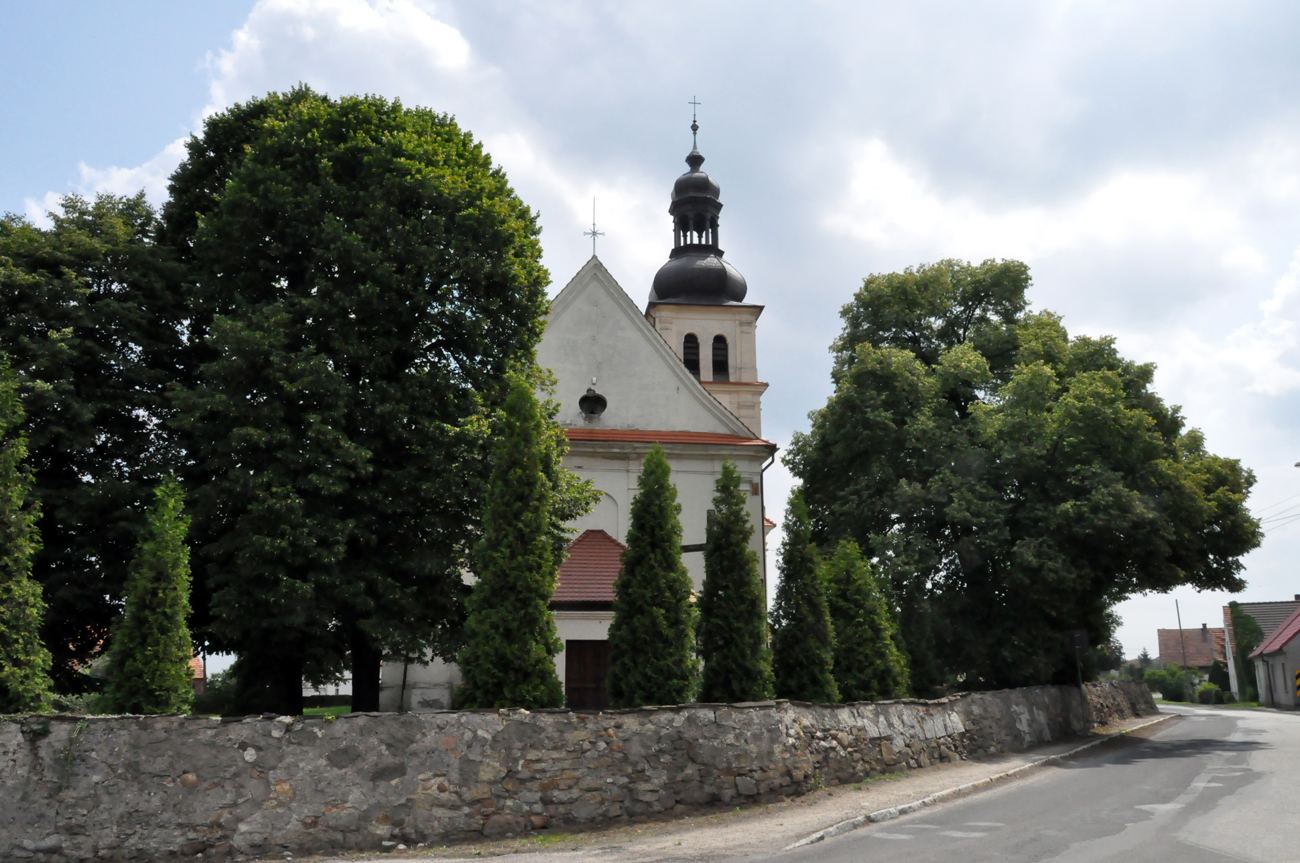 Kościół parafialny pw. św. Michała Archanioła, Chomiąża