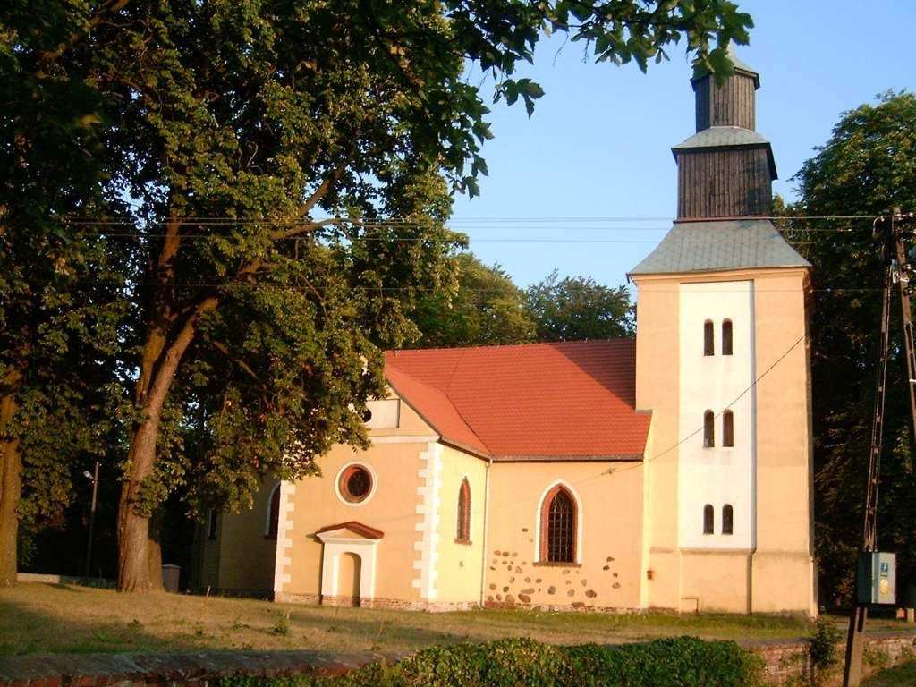 Kościół parafialny pw. św. Stanisława Kostki, Karnice