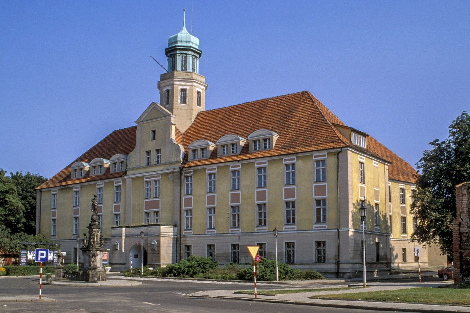 Zamek, Wołów