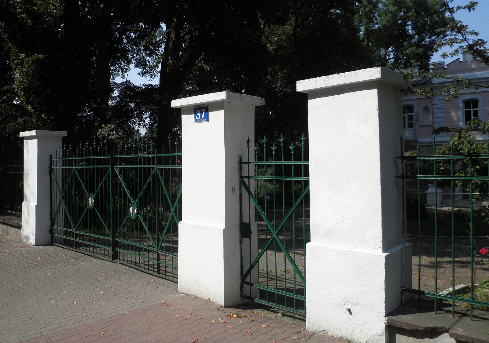 Ogrodzenie z bramą, Nałęczów