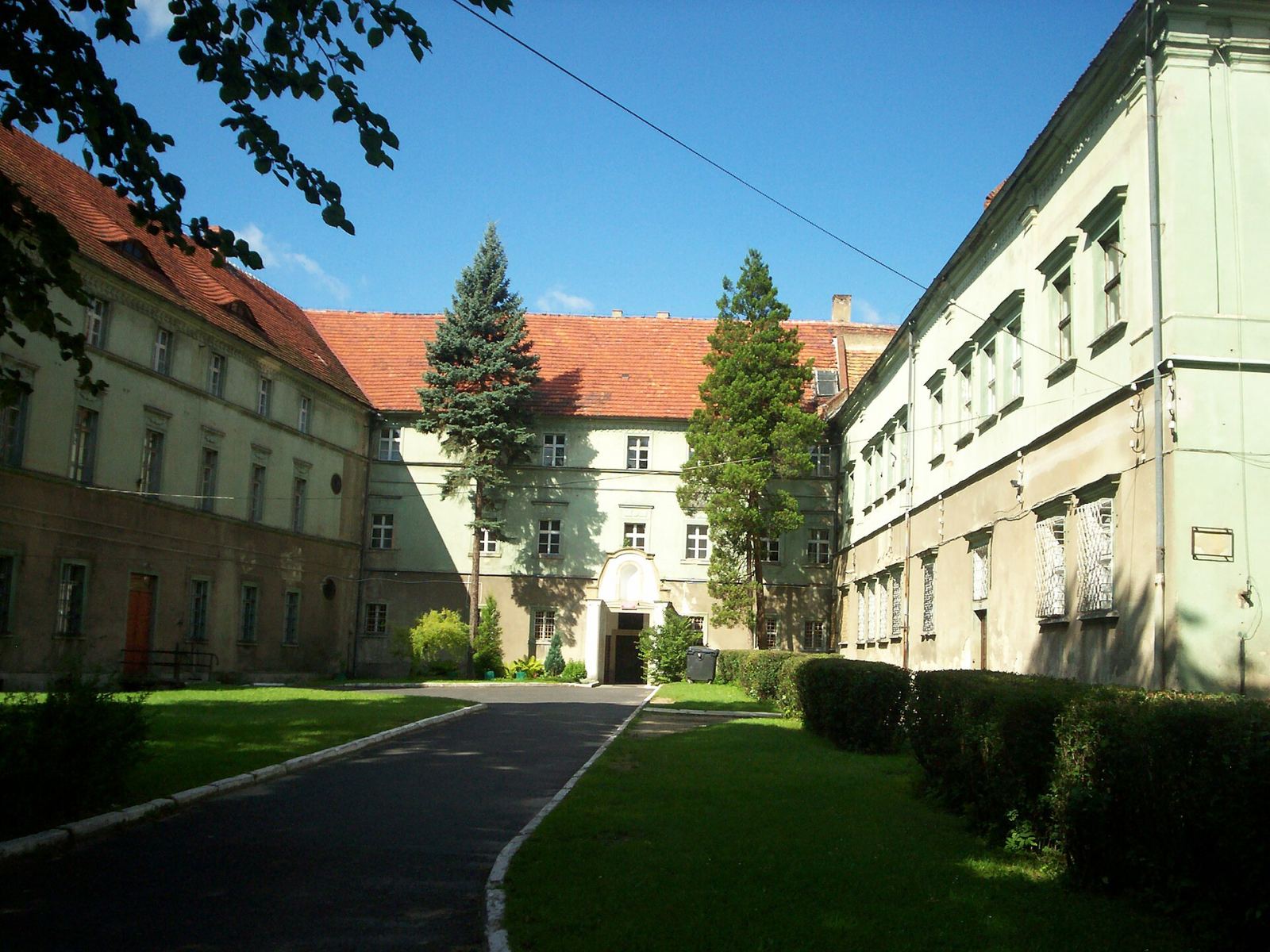 Klasztor, ob. szkoła, Lubomierz