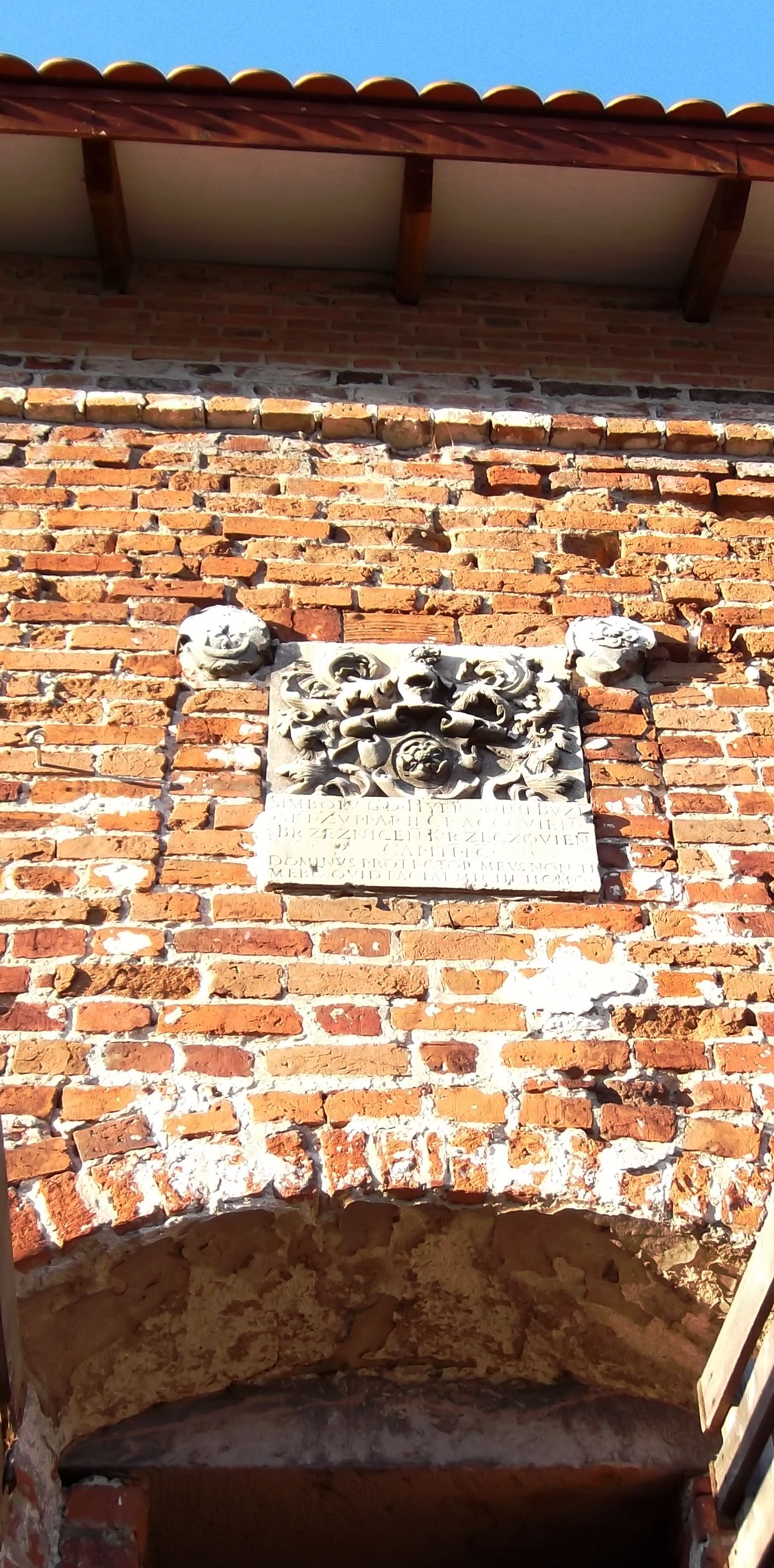 Dwór obronny, Łopatki