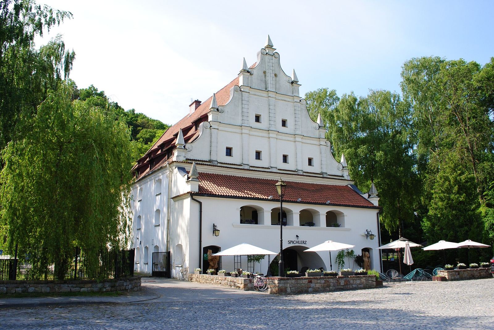 Spichlerz, ob. schronisko turystyczne, Kazimierz Dolny