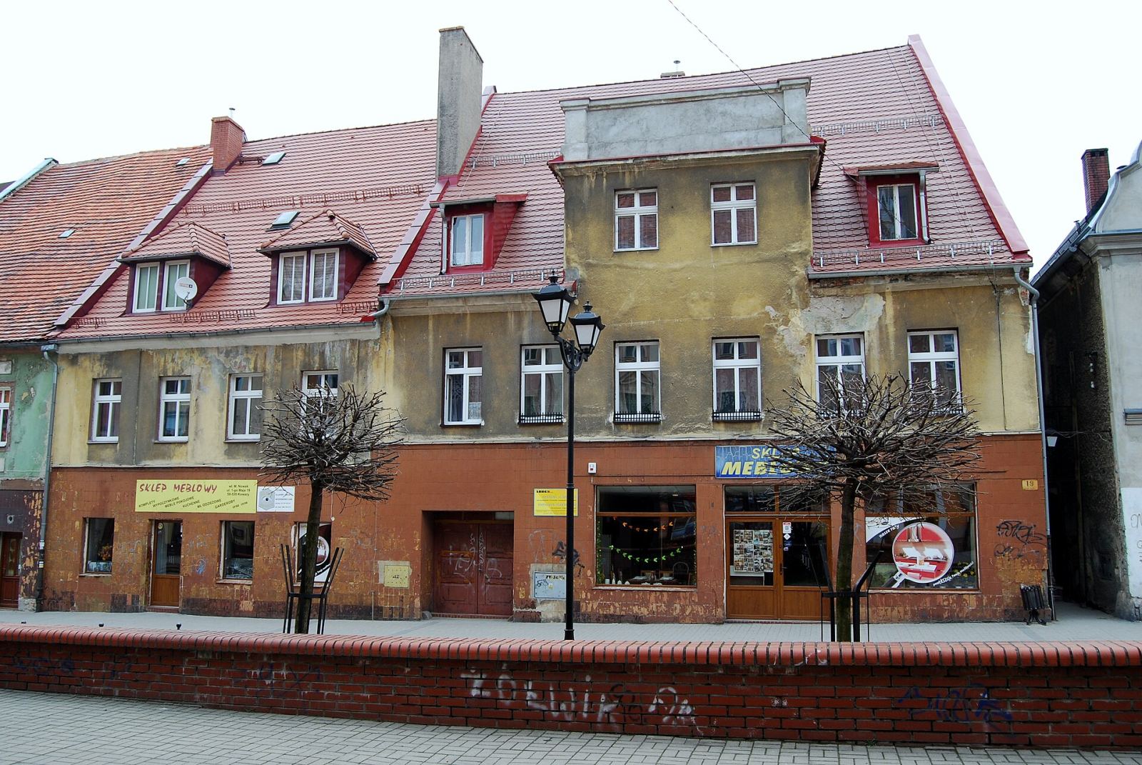 Dom, Kowary