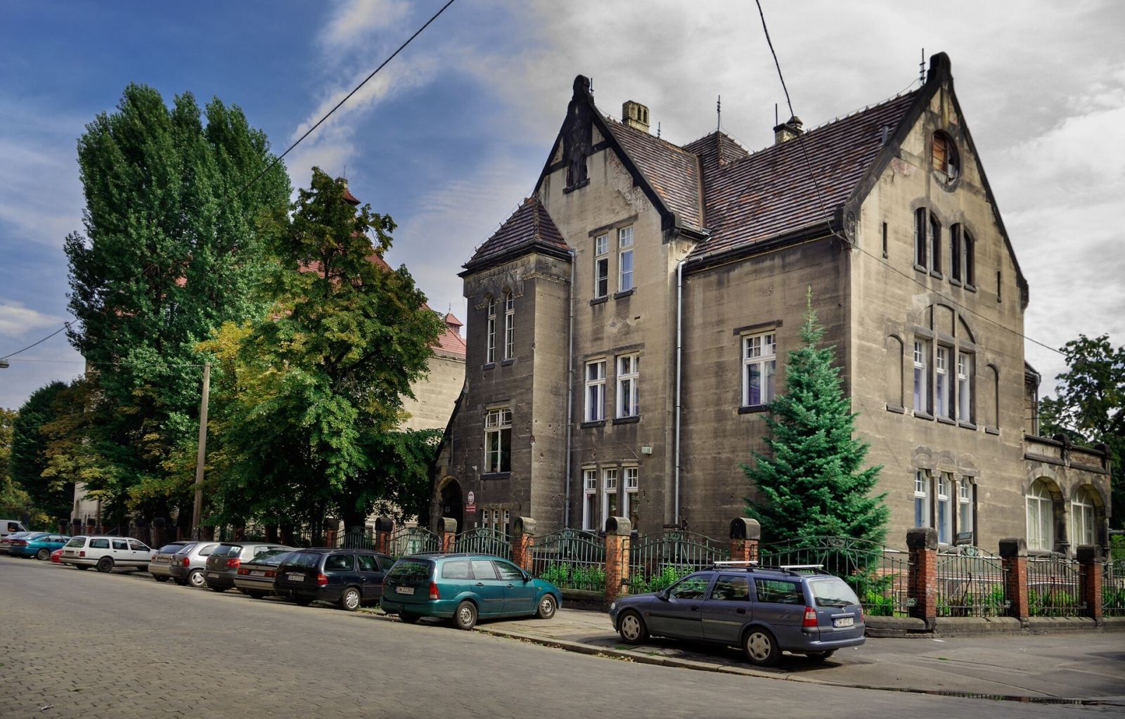 Dyrektorówka d. Stadbauschule, ob. budynek administracyjno-dydaktyczny Politechniki Wrocławskiej, Wrocław
