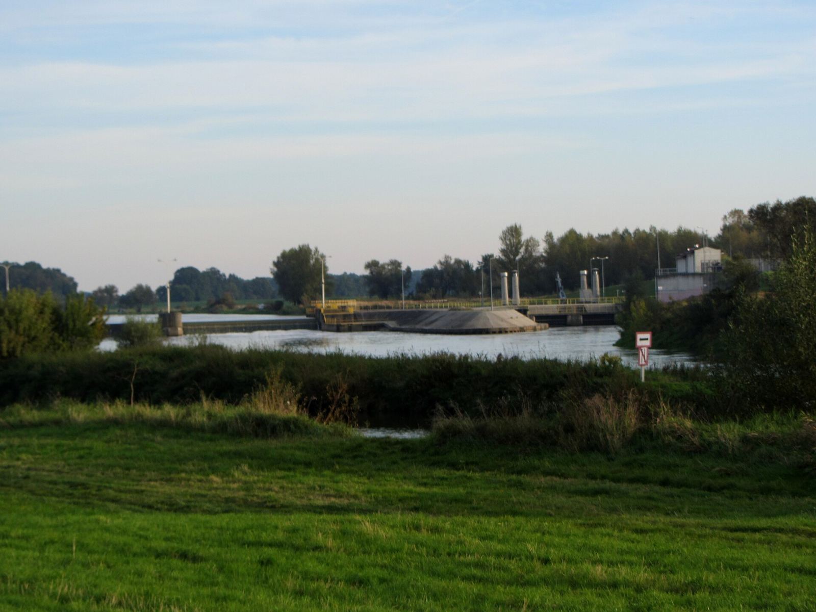 Śluza Mała na Odrze, Krapkowice