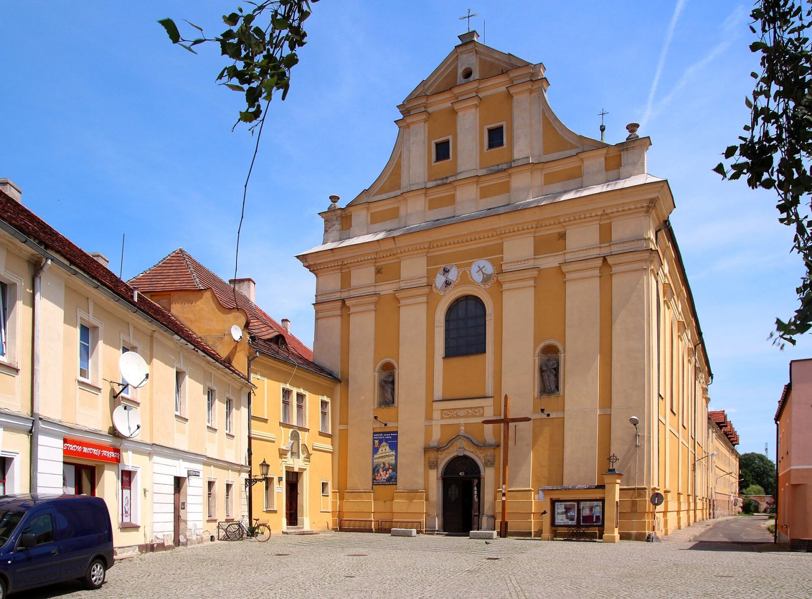 Kościół, ob. parafialny pw. św. Karola Boromeusza, Wołów