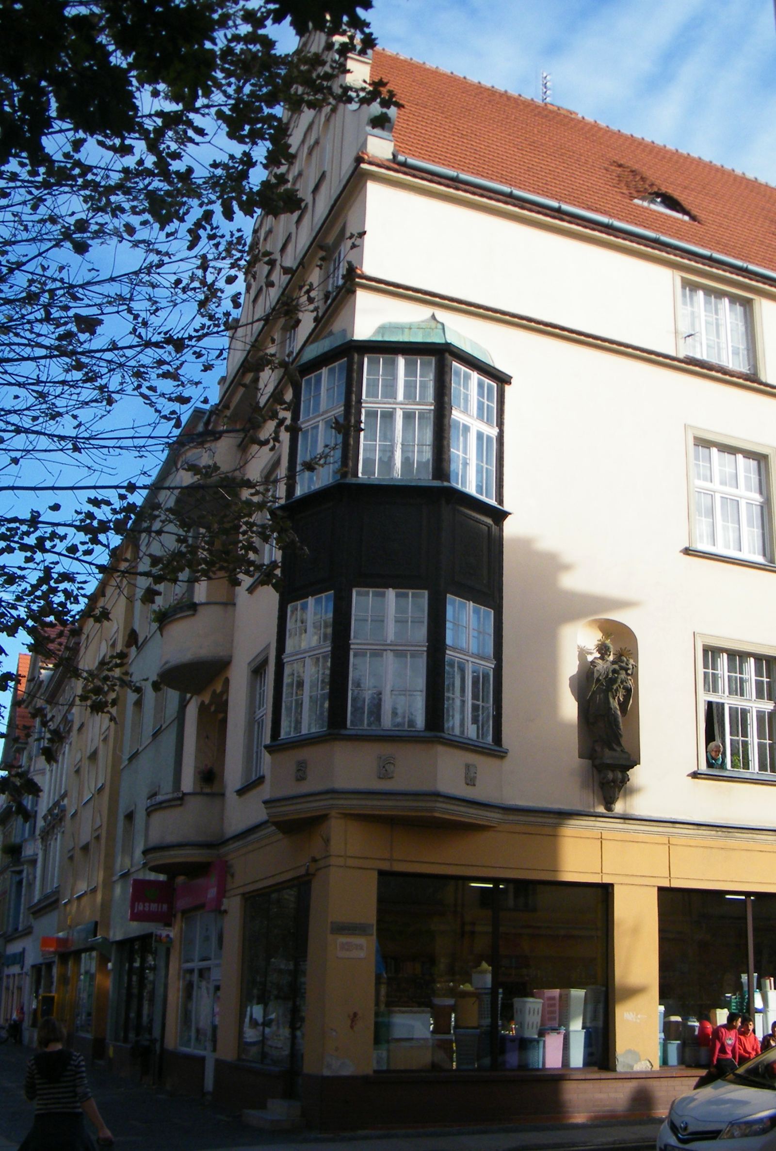 Dom, Brzeg
