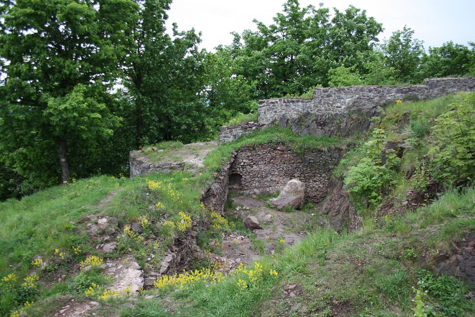 Ruiny Zamku Rogowiec, Grzmiąca