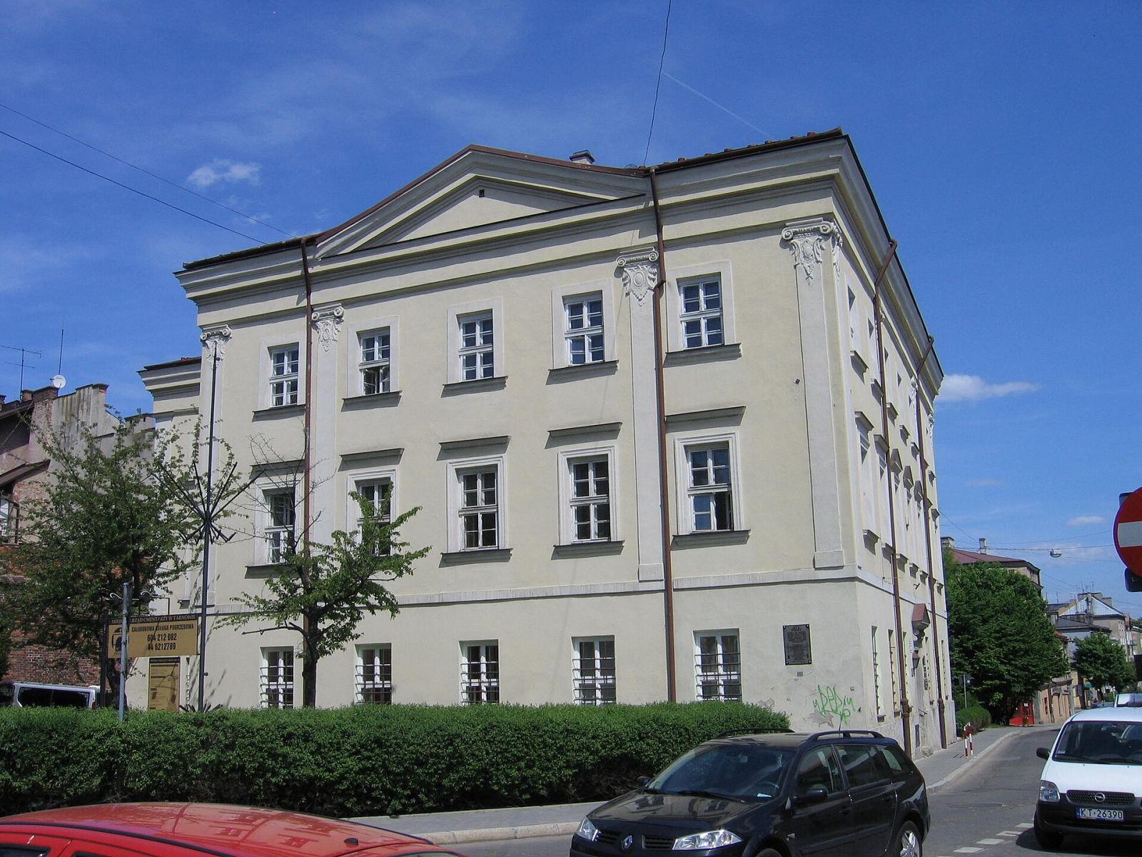 Klasztor, ob. biura i urzędy, Tarnów