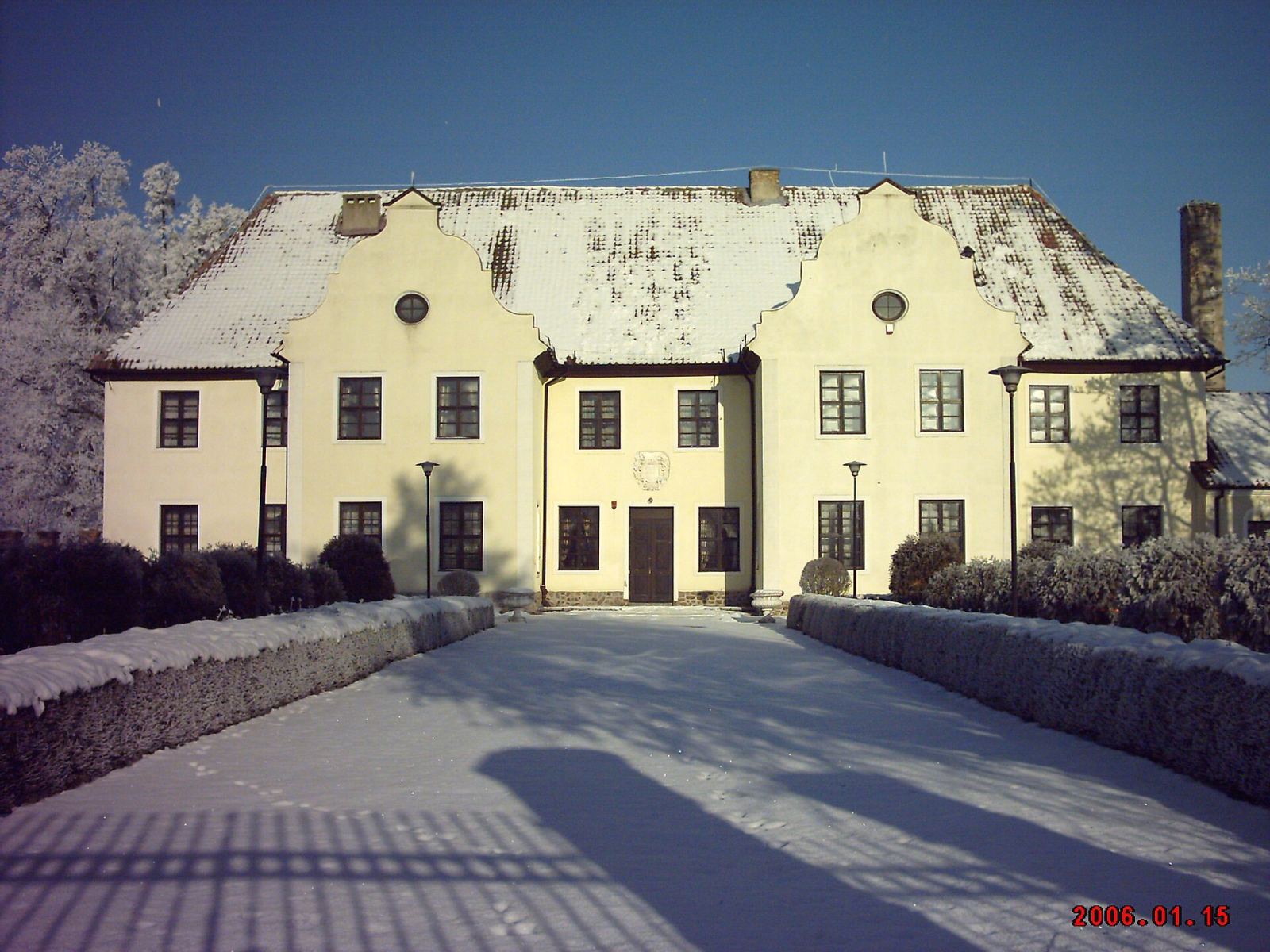 Pałac, Tolko