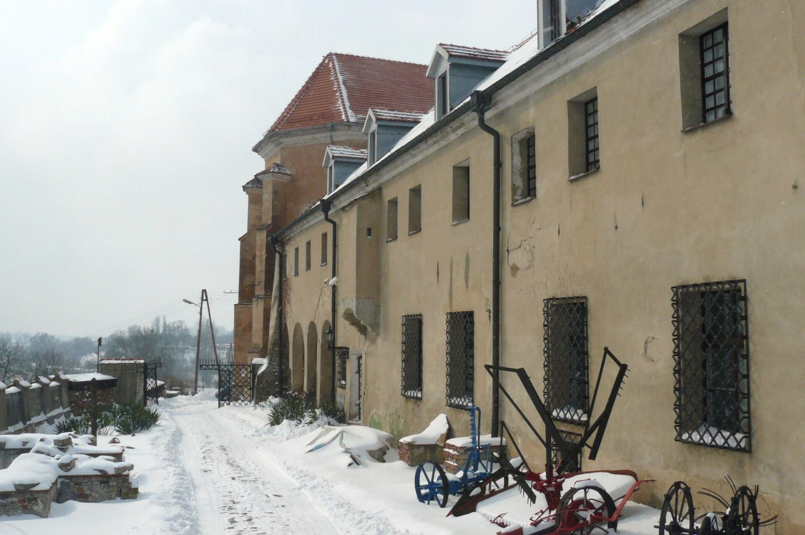 Klasztor, ob. biura parafialny i muzeum, Pyzdry