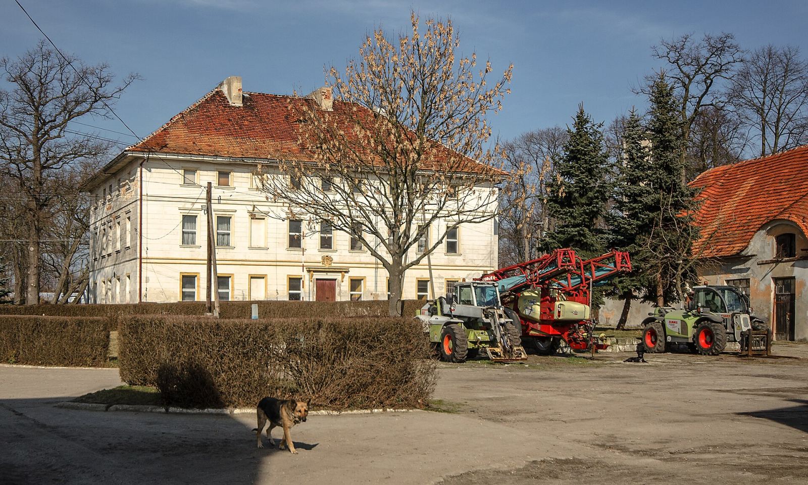 Dwór, Osetnica