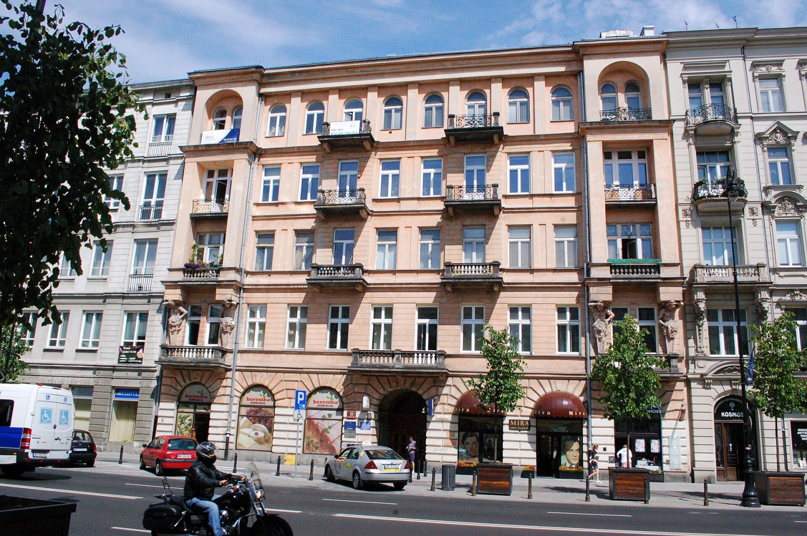 Kamienica z oficynami, Warszawa