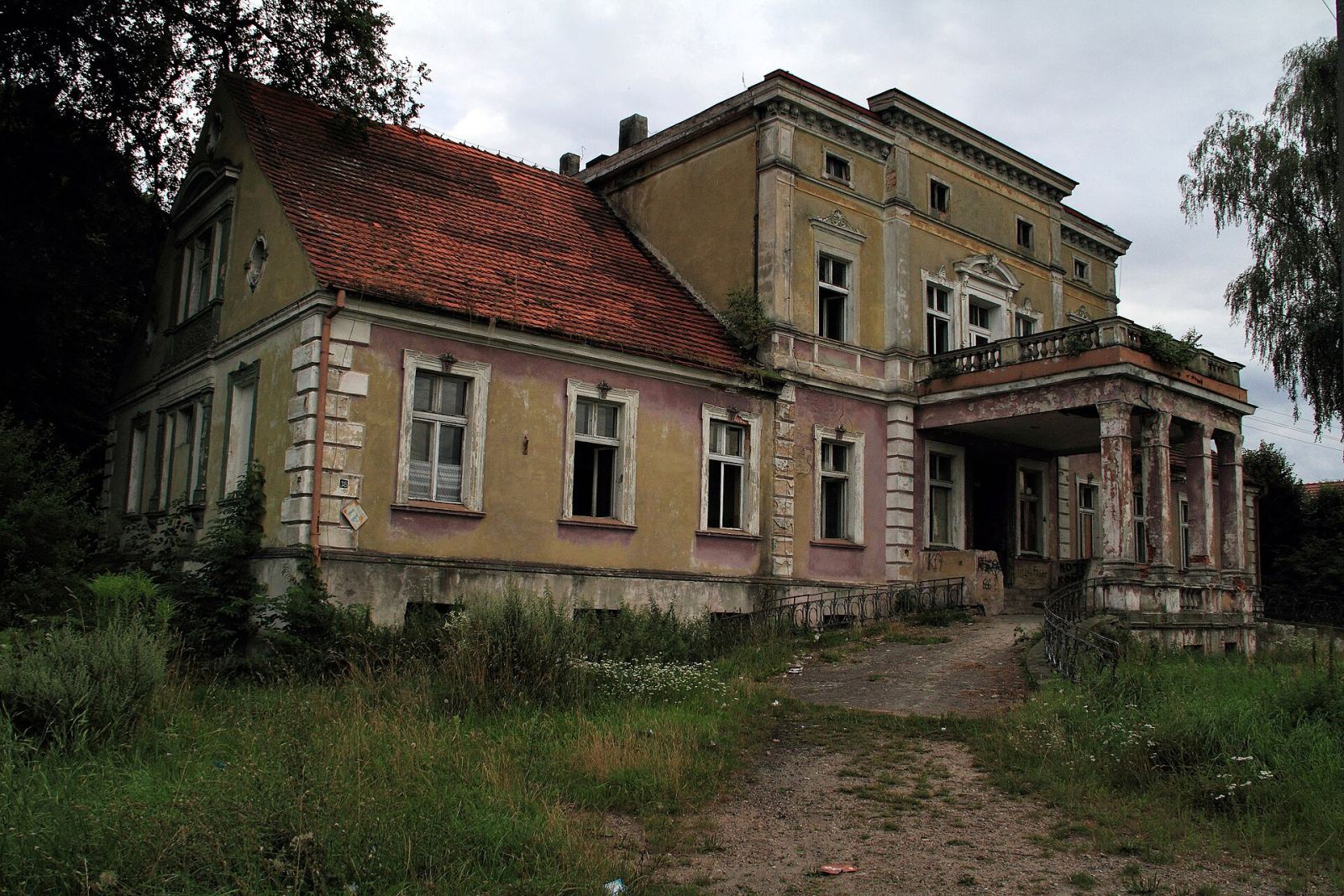 Pałac, Obiszów