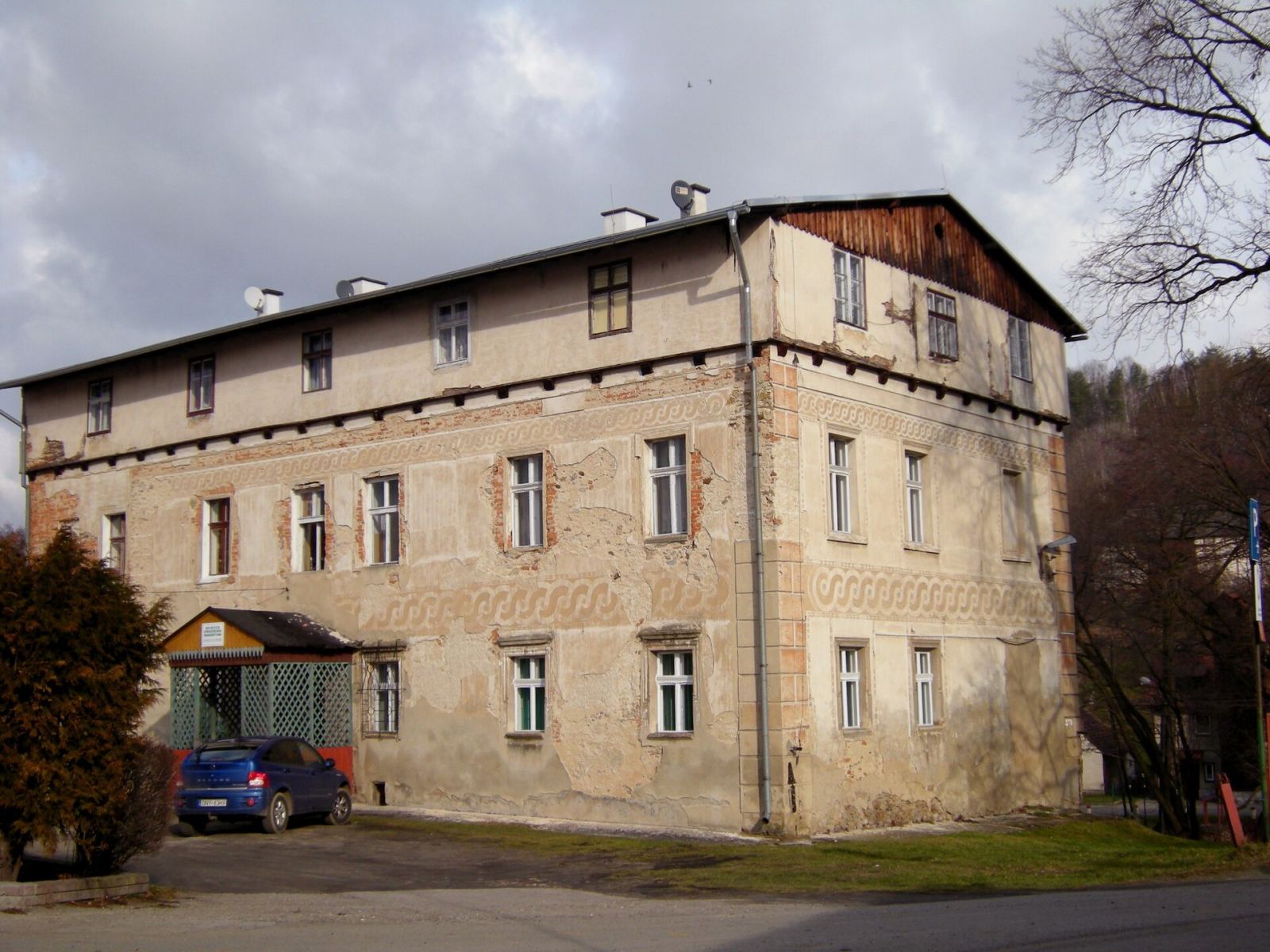 Dwór, ob. dom, Gierałcice