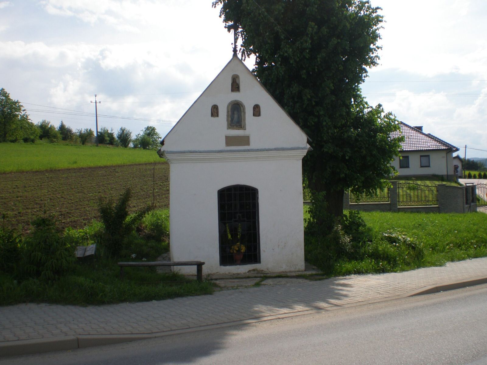 Kapliczka pw. Matki Boskiej, Rdziostów