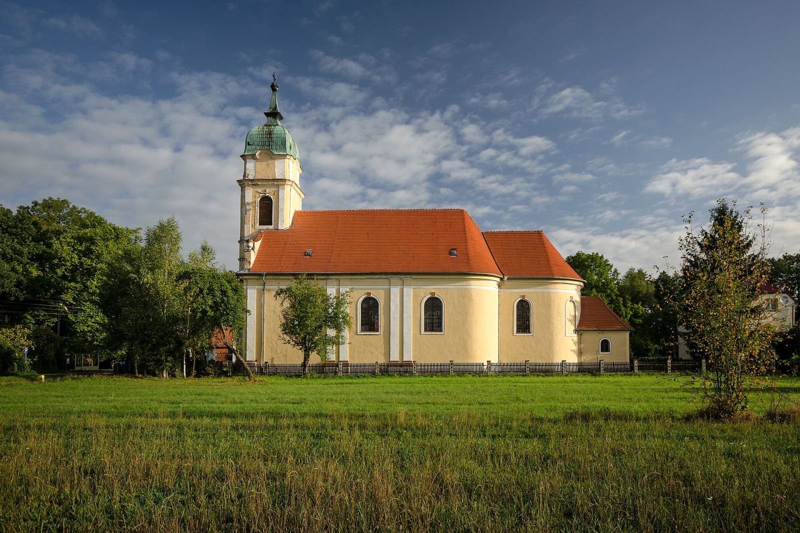 Kościół parafialny pw. Świętej Trójcy, Zimna Woda