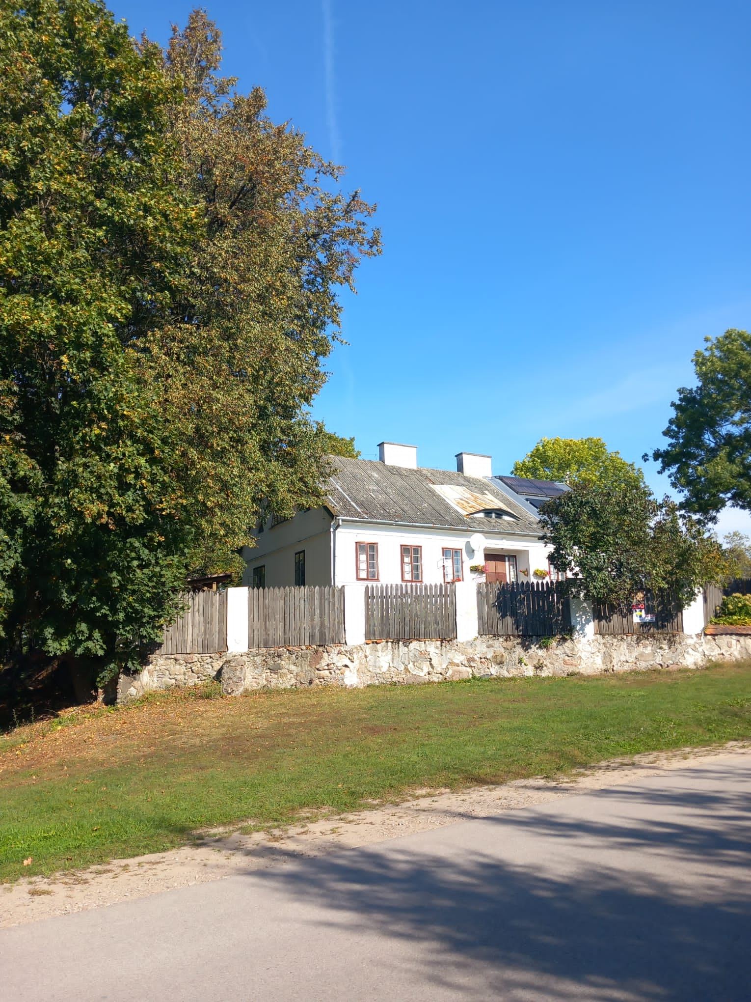 Dwór, Huta