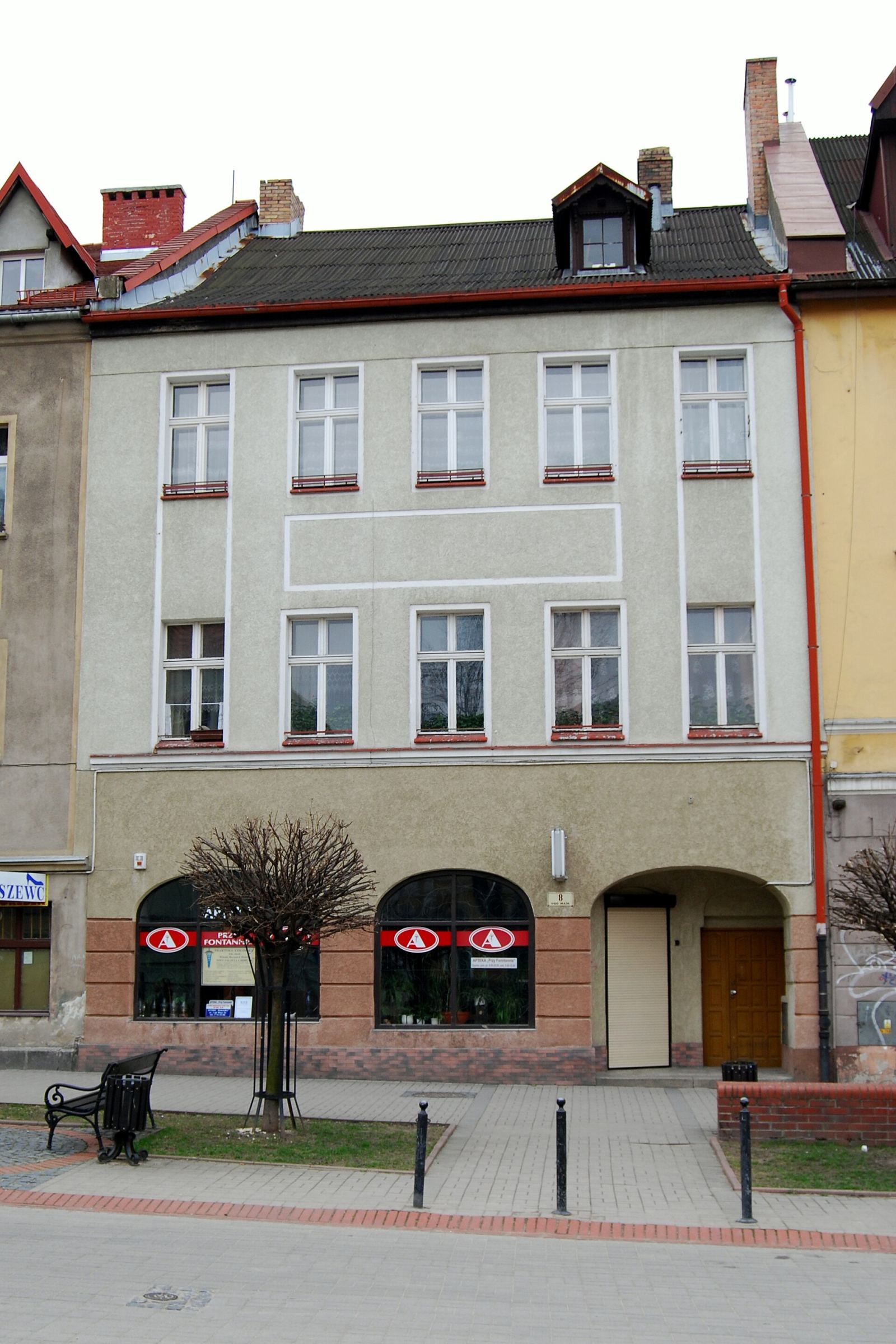Dom, Kowary