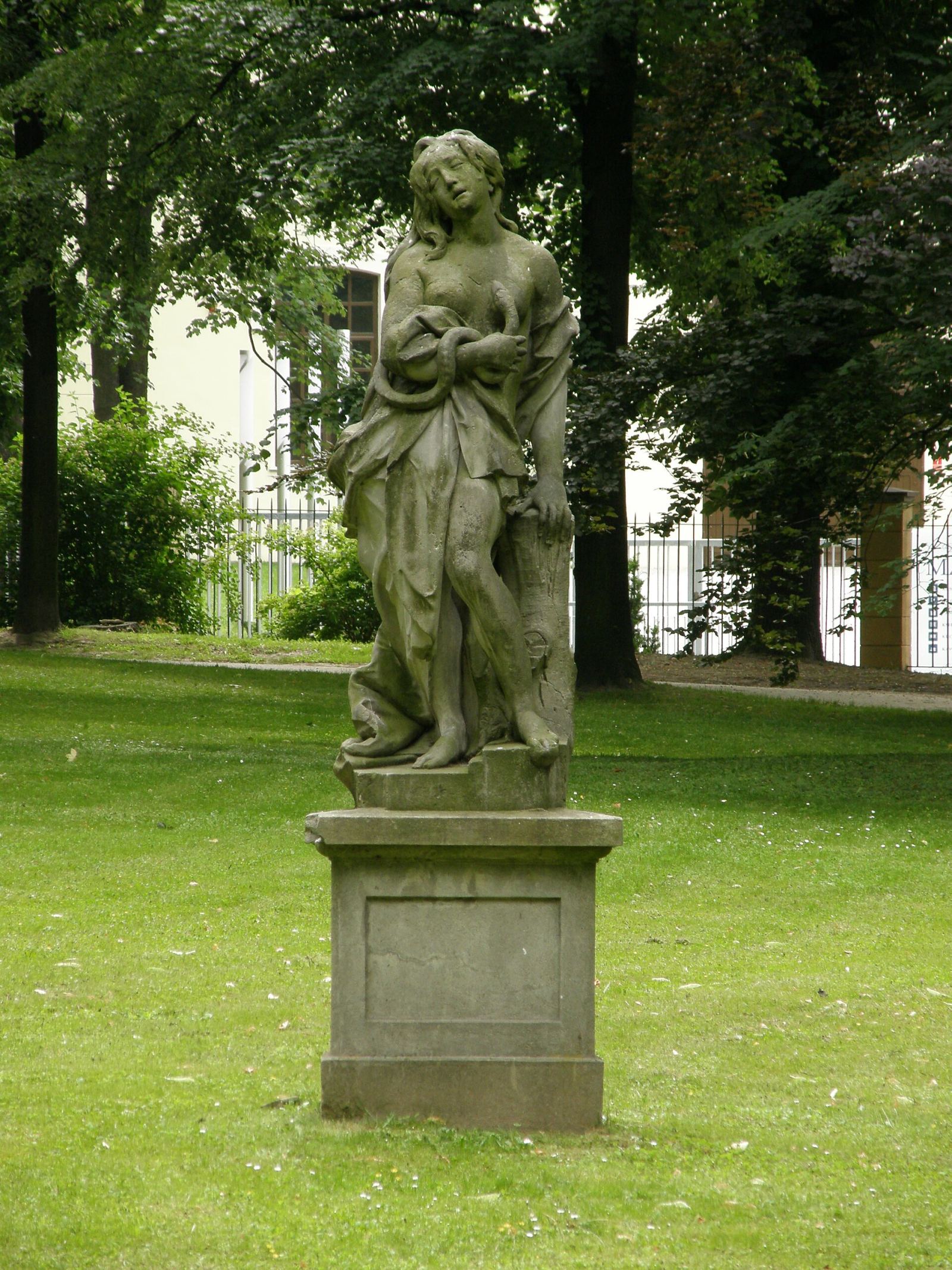 Posąg Kleopatry, Łańcut