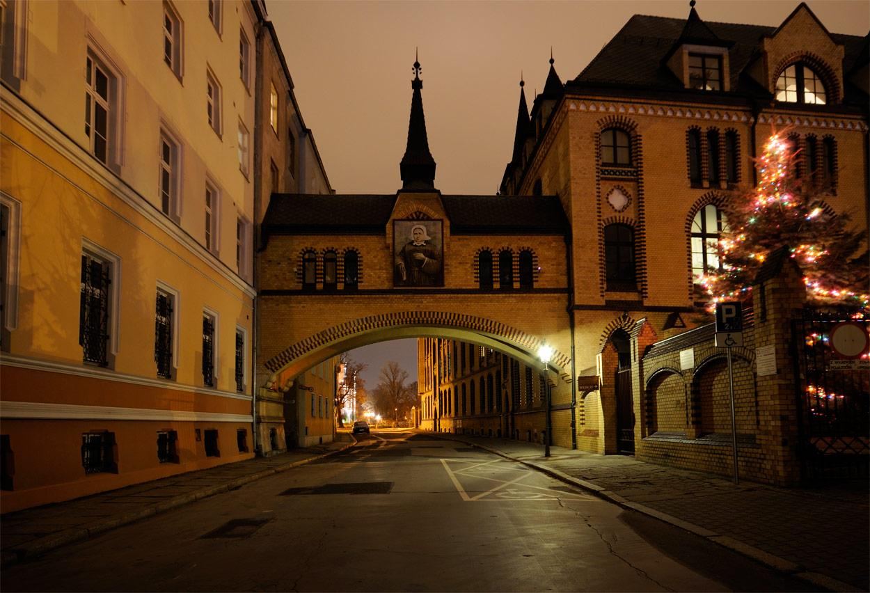 Budynek z bramą przejazdową, Wrocław