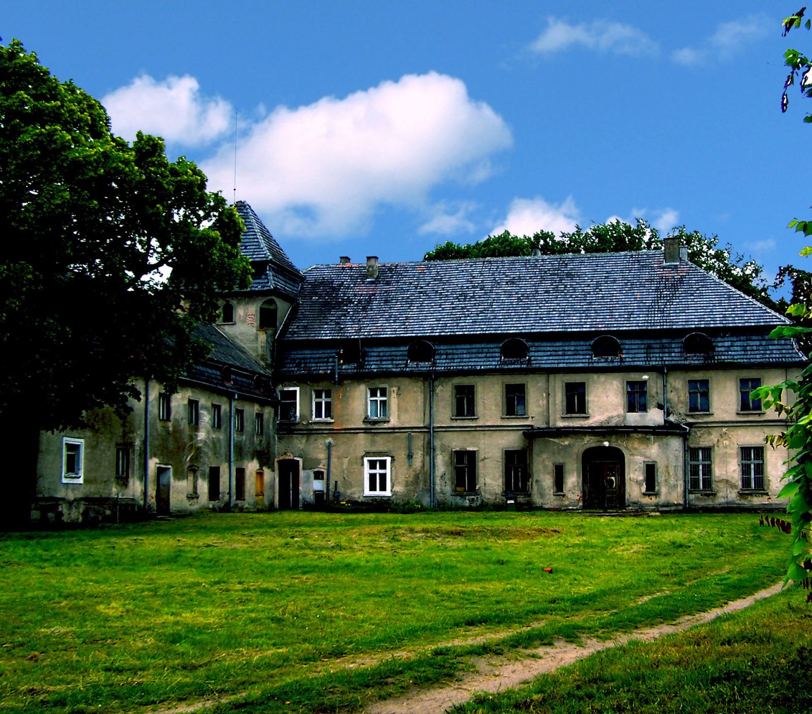 Pałac z oficyną, Przysieka