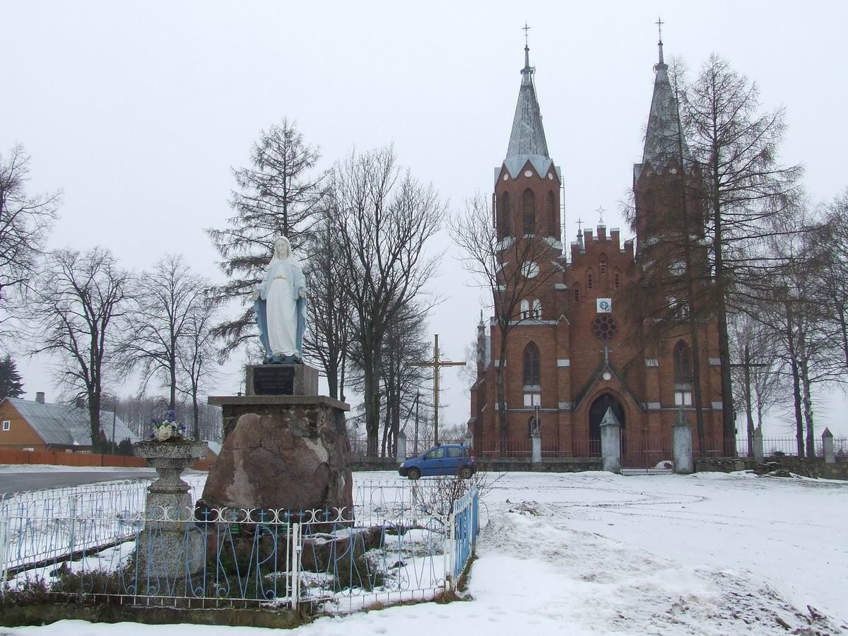 Kościół parafialny pw. Matki Boskiej Anielskiej, Czarna Wieś Kościelna