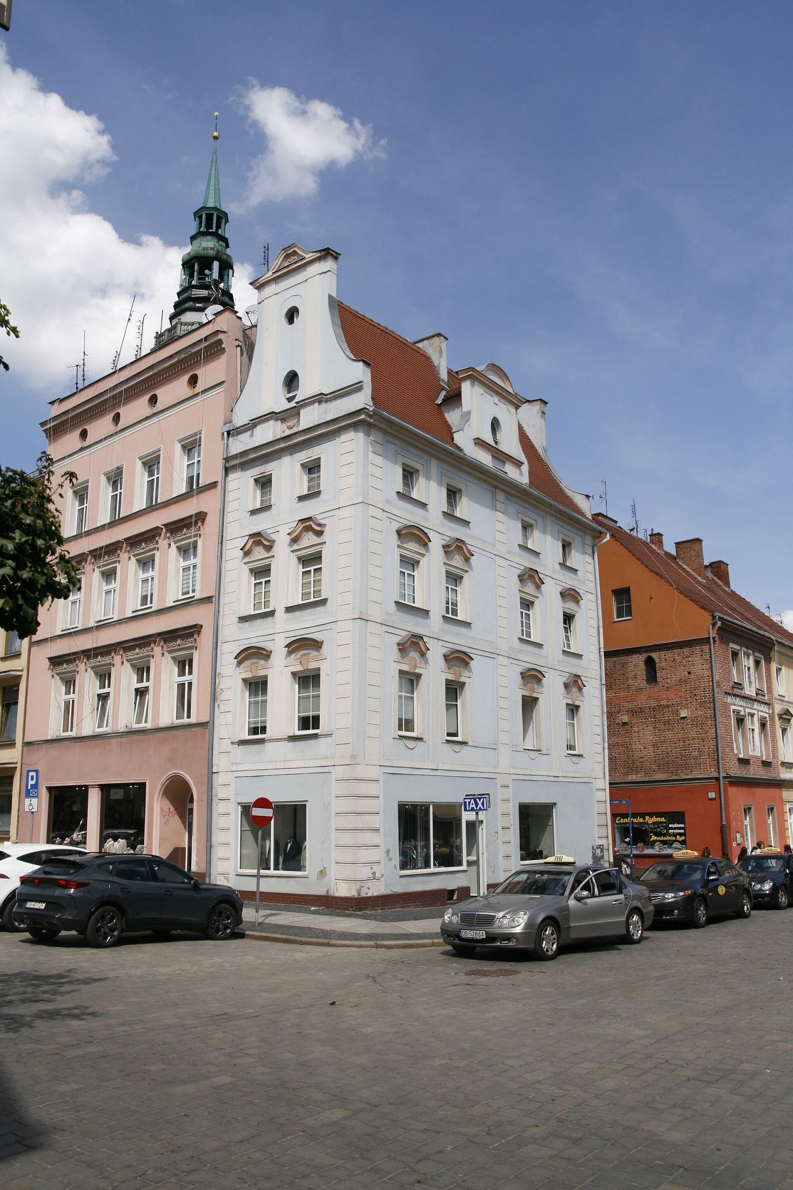 Kamienica, Brzeg