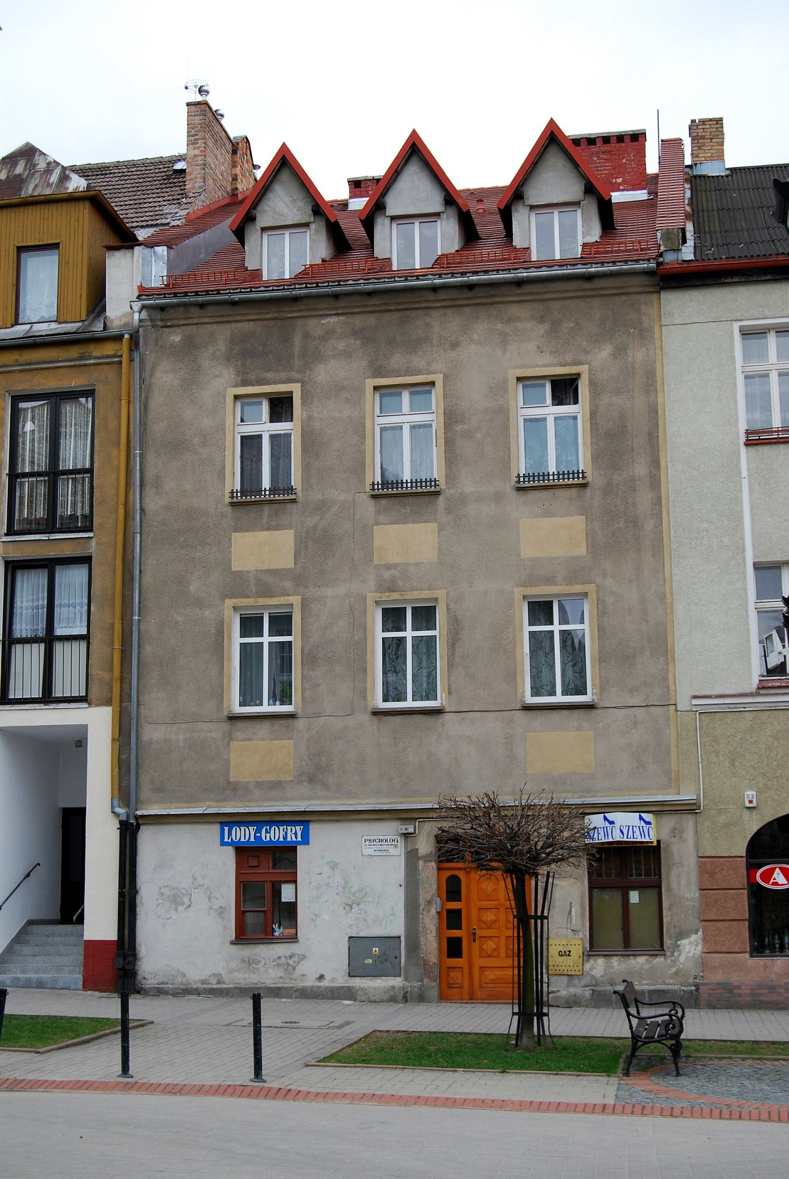 Dom, Kowary